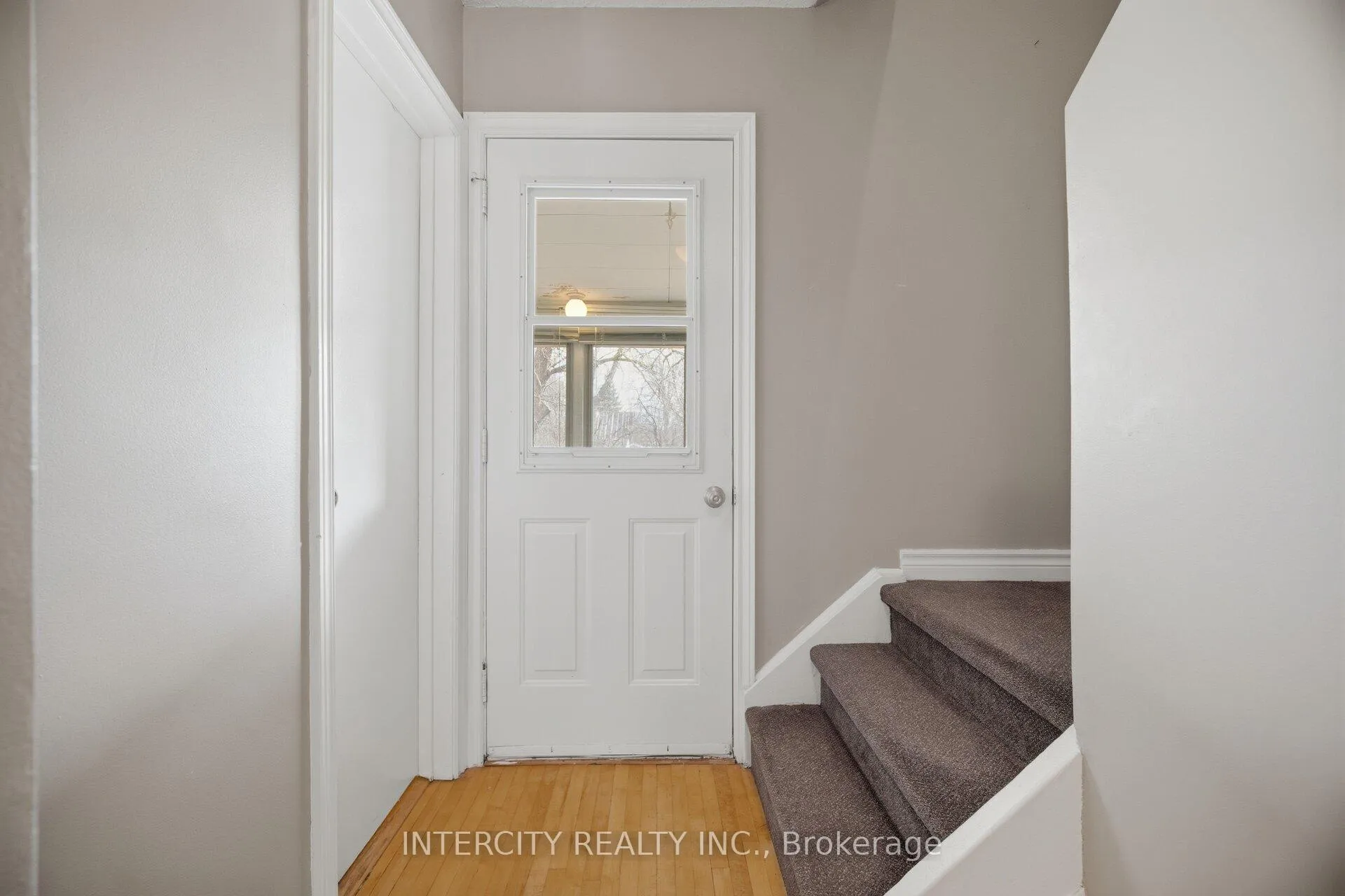 Photo 23 of 49 McCaul Street, Brampton, Brampton North — HOMEH