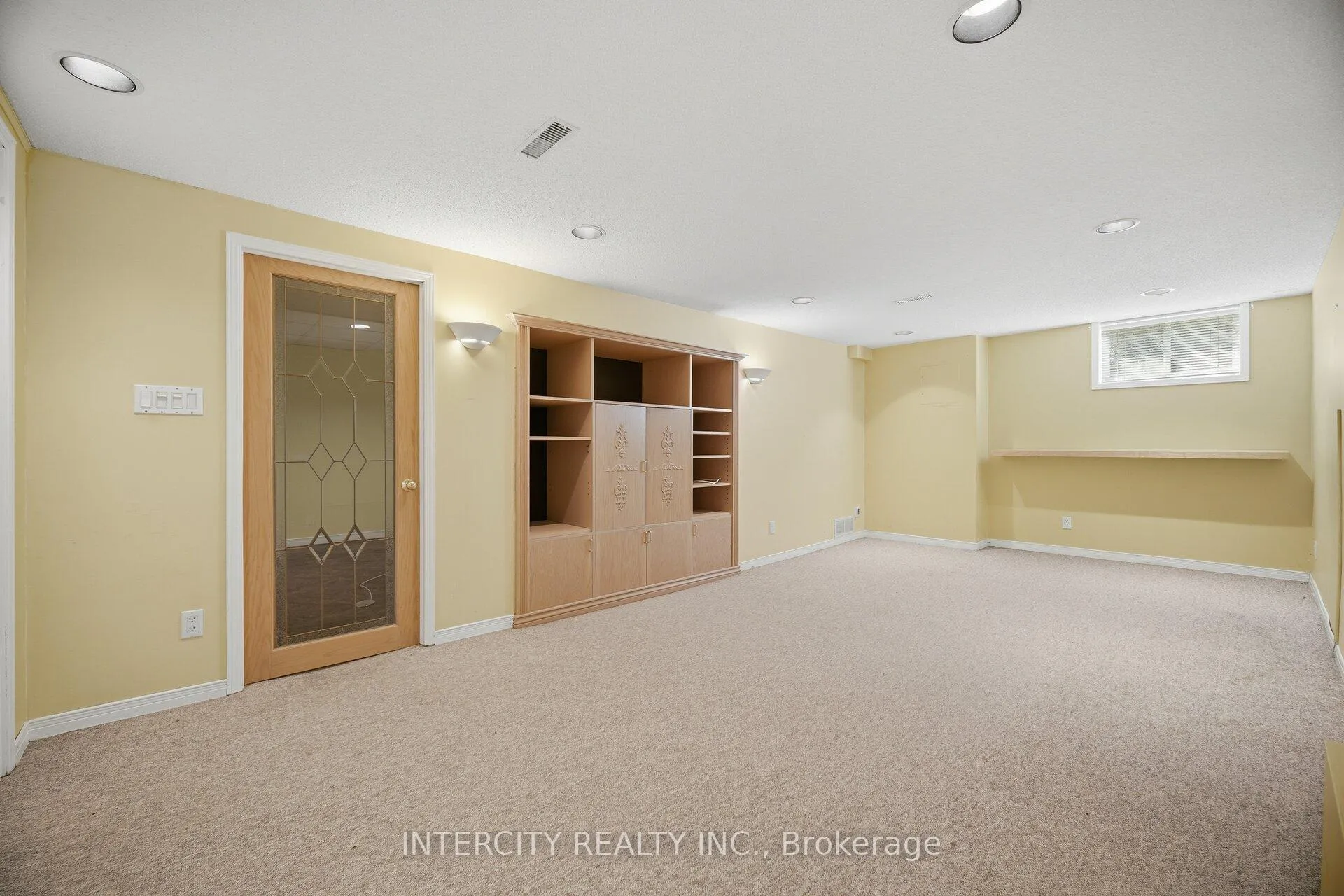 Photo 30 of 49 McCaul Street, Brampton, Brampton North — HOMEH