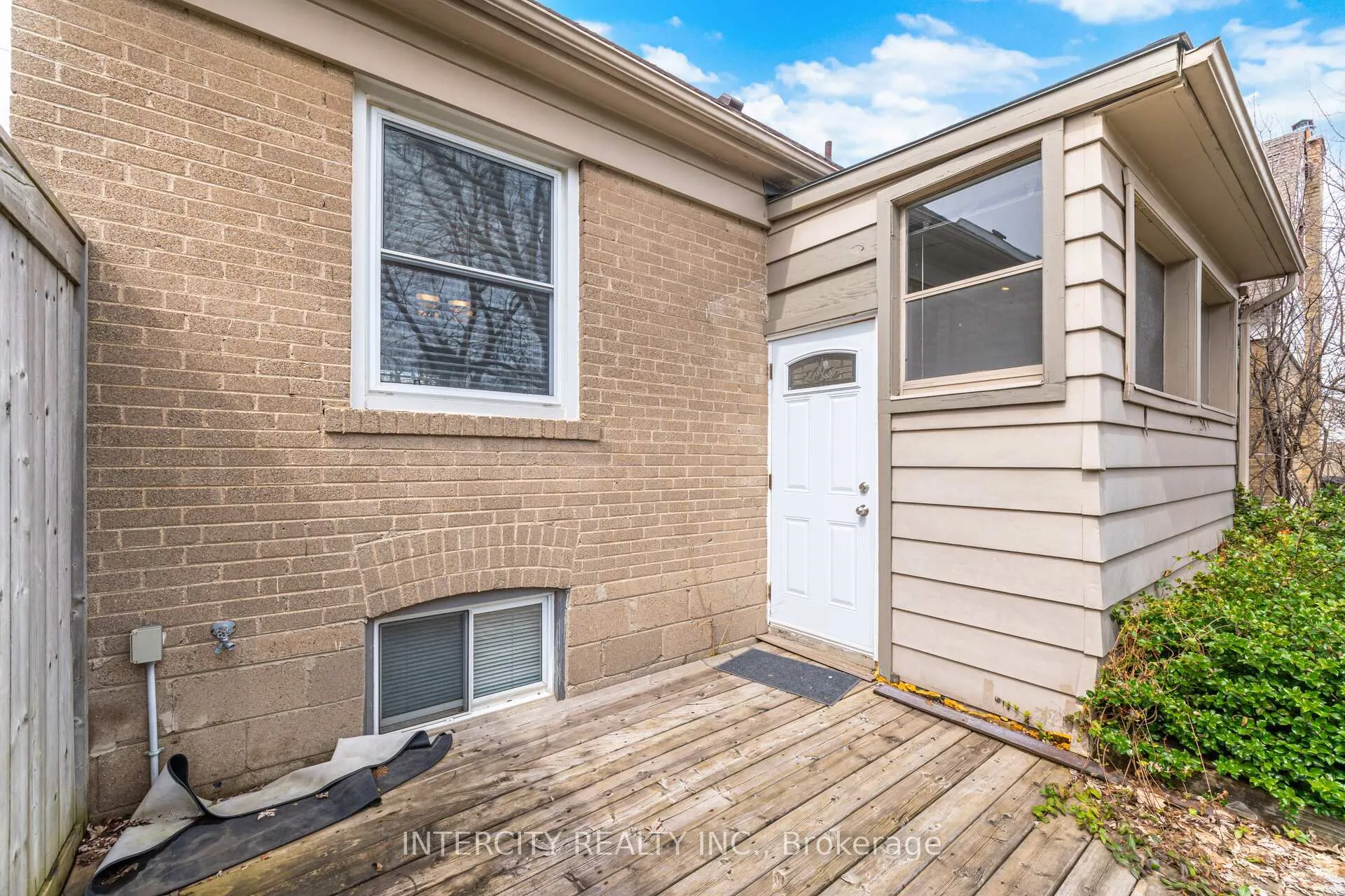 Photo 40 of 49 McCaul Street, Brampton, Brampton North — HOMEH