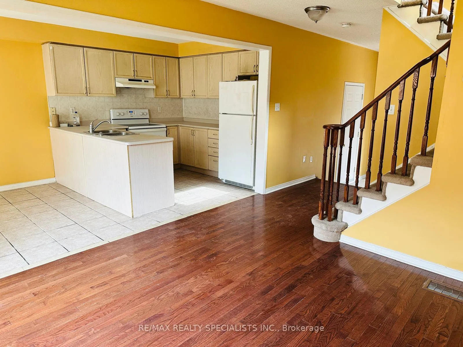 Photo 1 of 13 Tanglemere Crescent, Brampton, Fletcher's Meadow — HOMEH