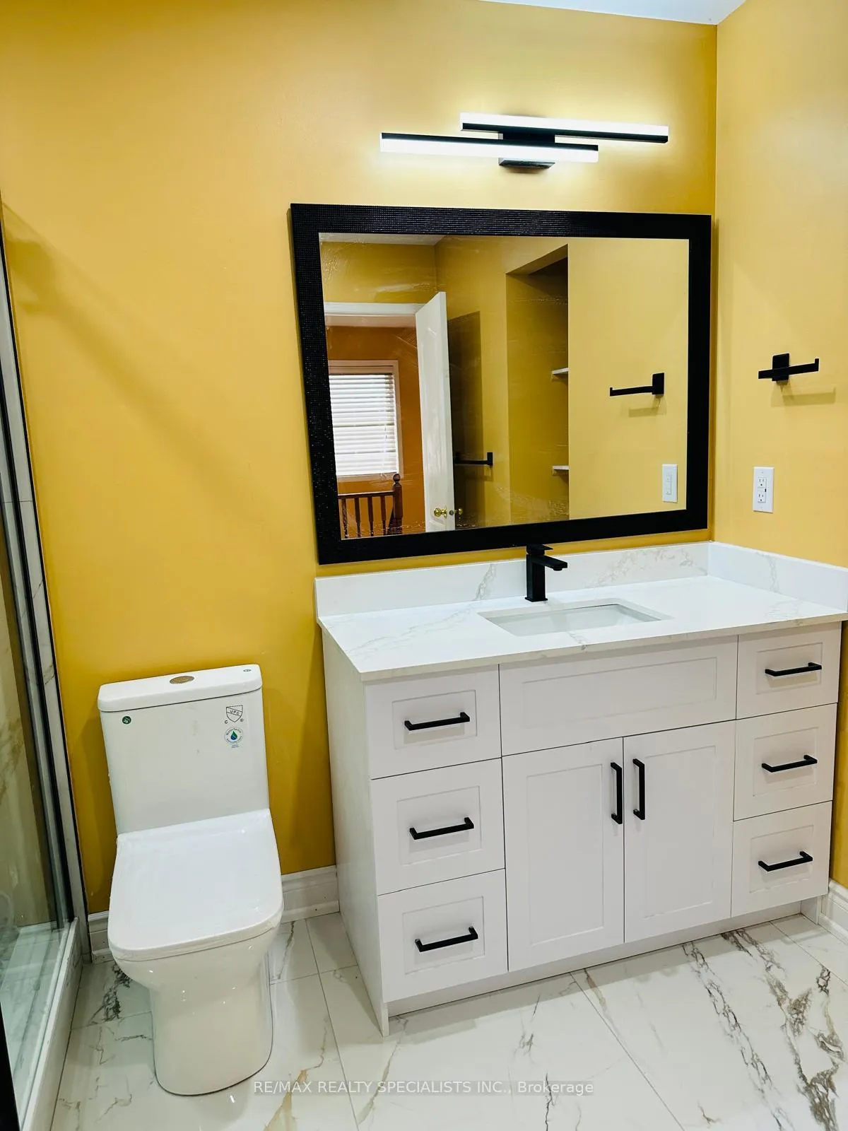 Photo 7 of 13 Tanglemere Crescent, Brampton, Fletcher's Meadow — HOMEH