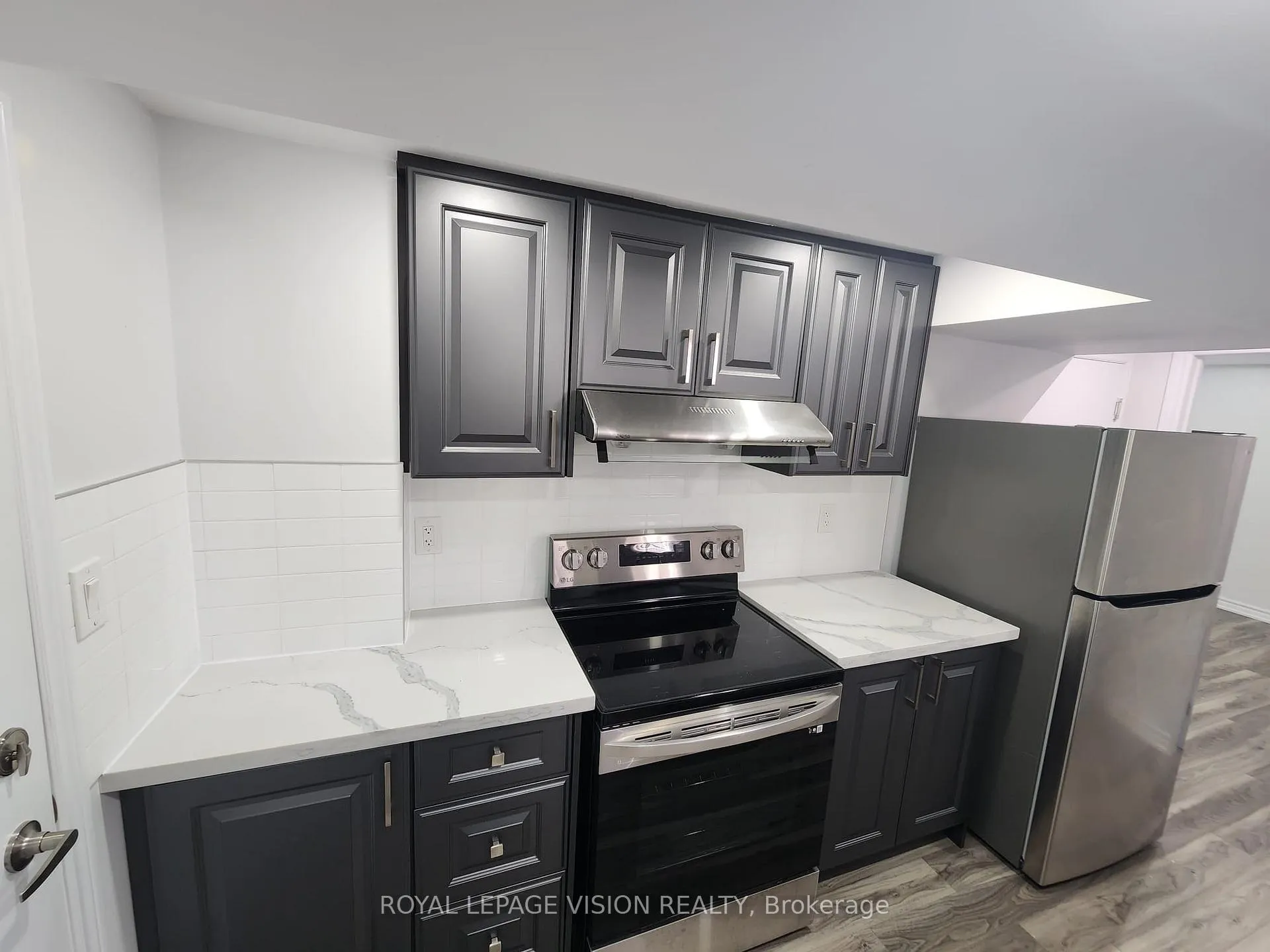 Photo 7 of 125 Hearne Cres, Ajax, Central — HOMEH
