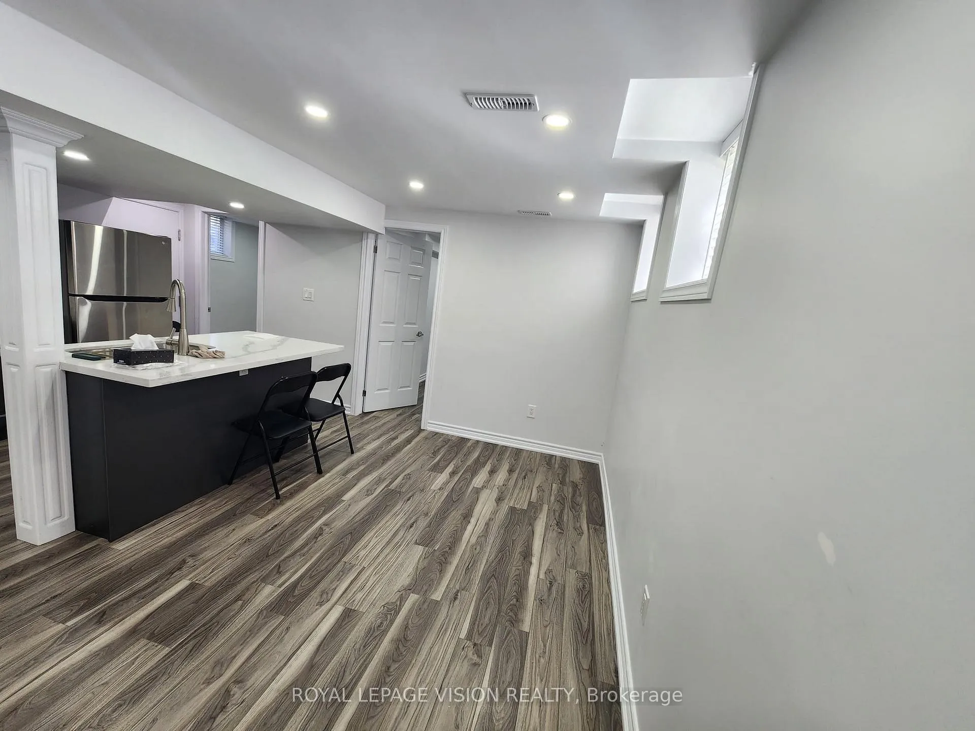 Photo 8 of 125 Hearne Cres, Ajax, Central — HOMEH