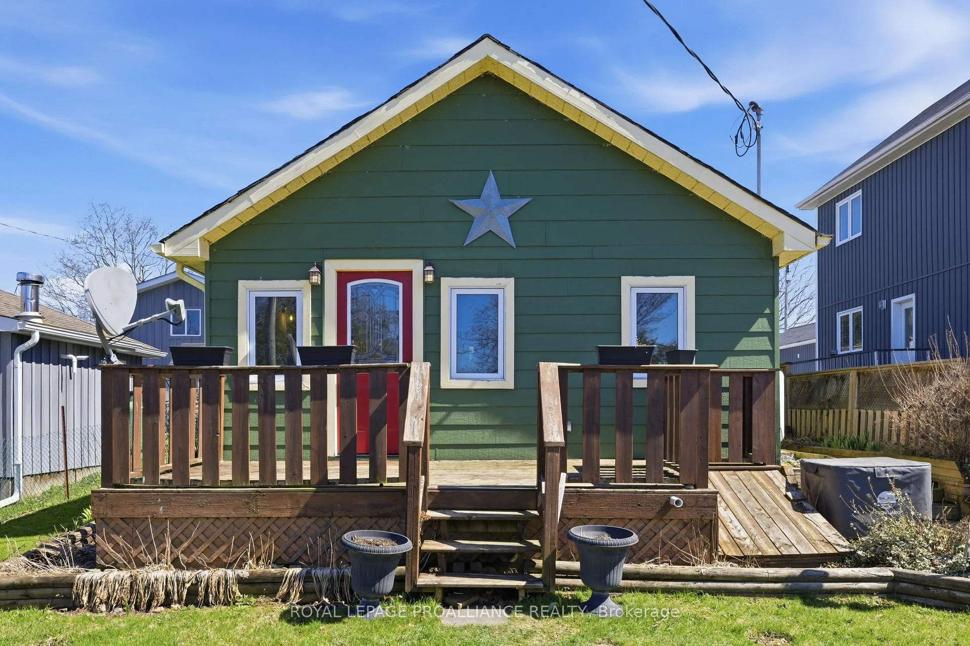 Photo 2 of 5469 Lakeshore Drive, Hamilton Township, Rural Hamilton — HOMEH