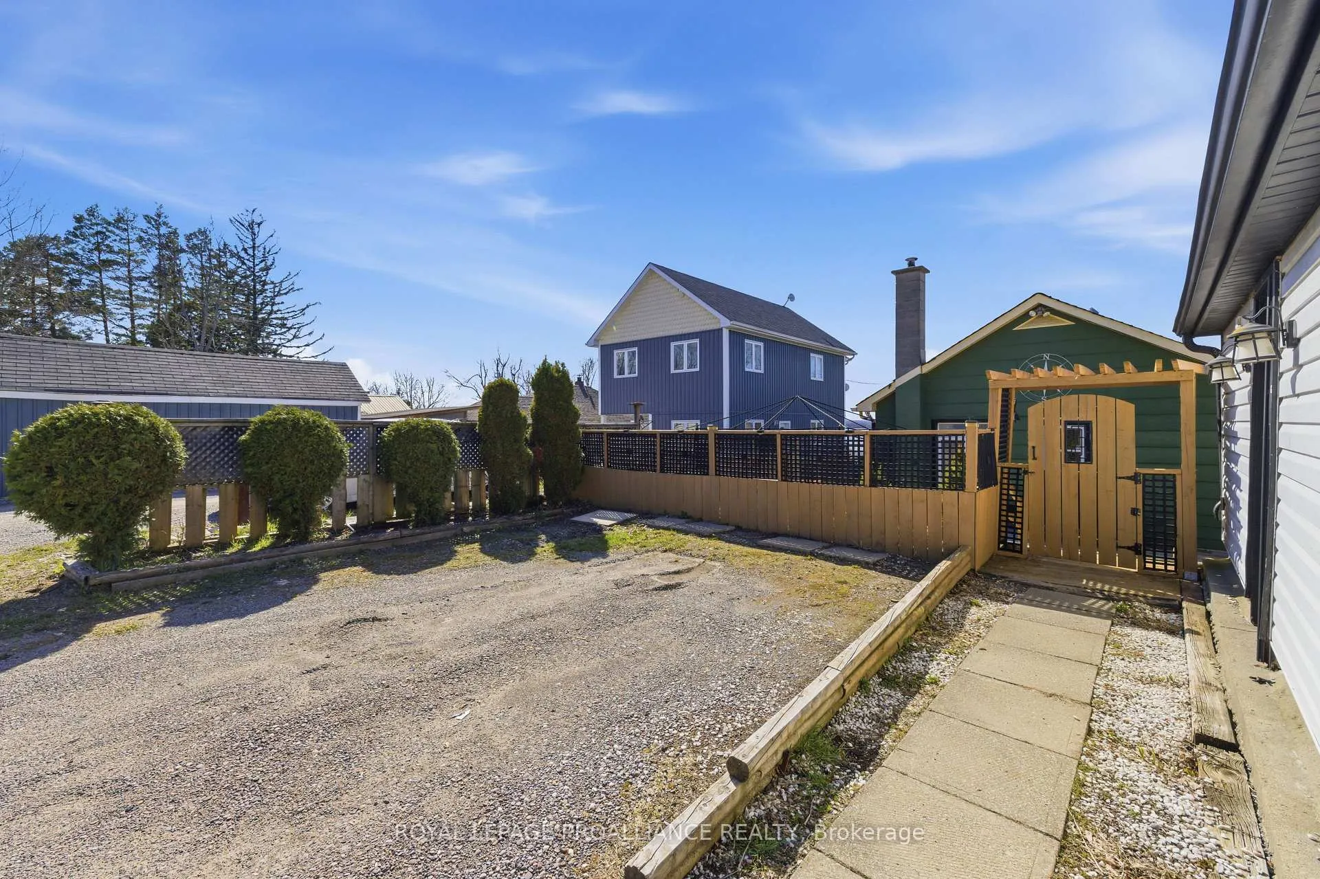 Photo 5 of 5469 Lakeshore Drive, Hamilton Township, Rural Hamilton — HOMEH