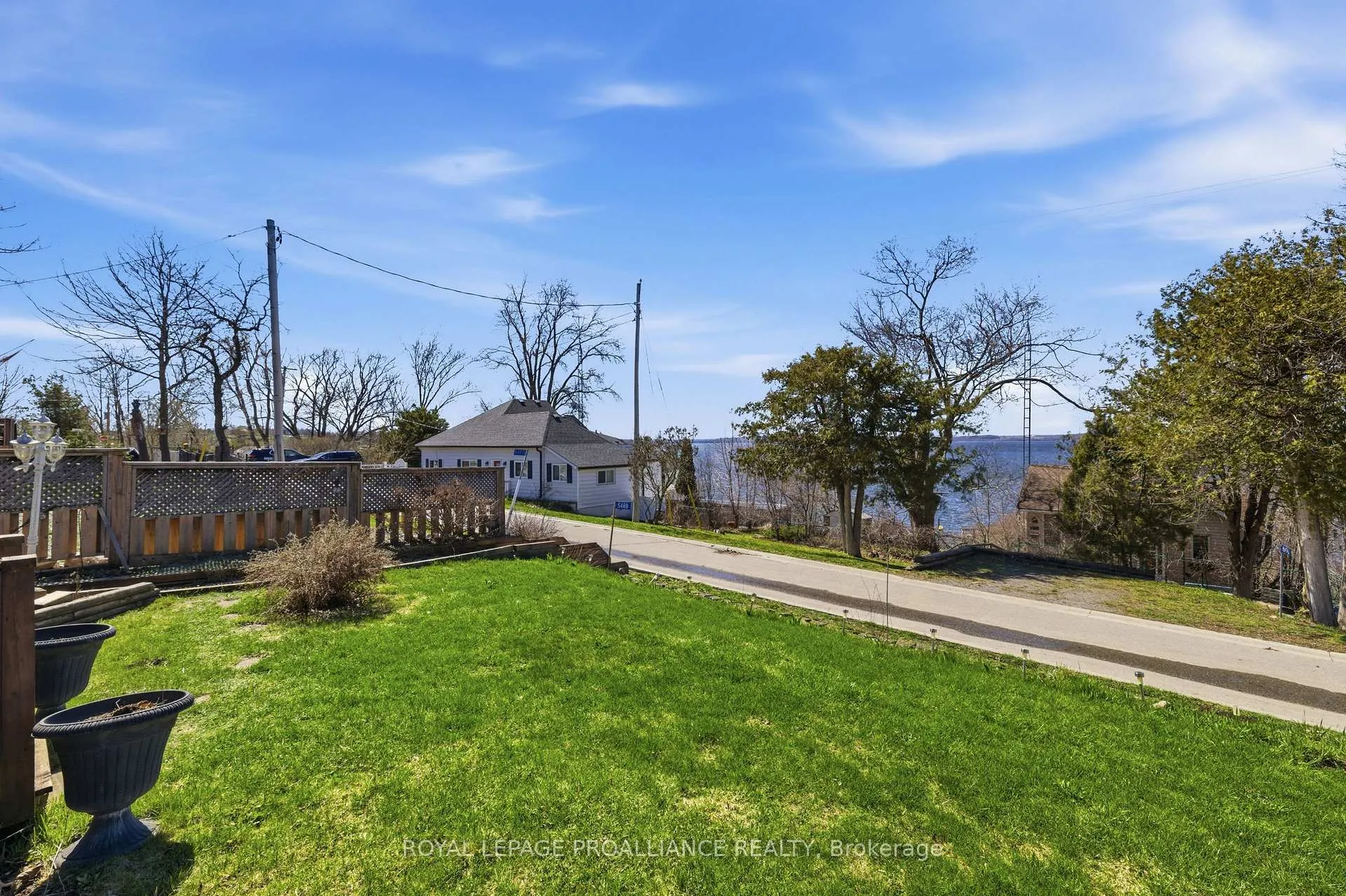 Photo 6 of 5469 Lakeshore Drive, Hamilton Township, Rural Hamilton — HOMEH