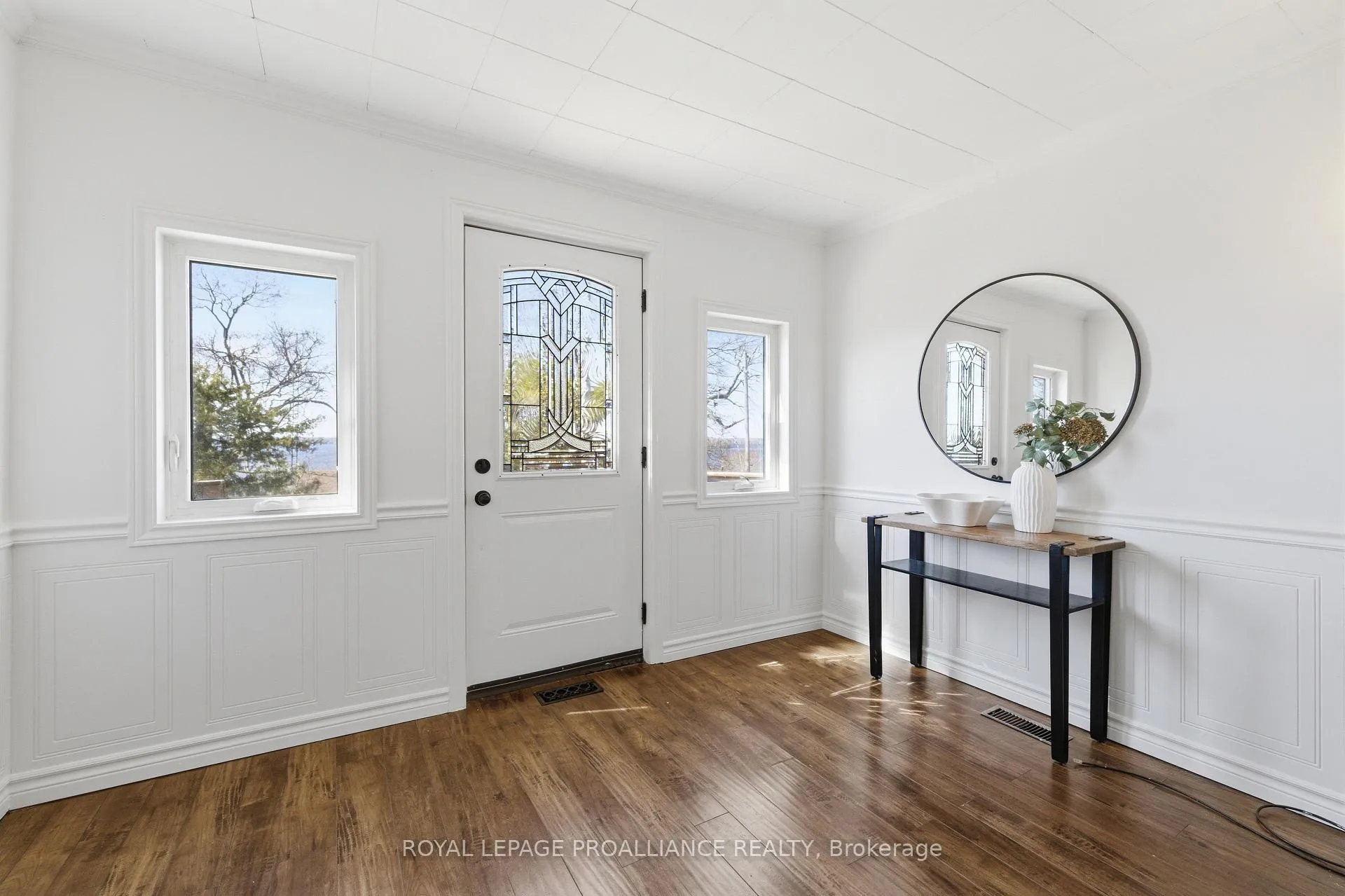 Photo 10 of 5469 Lakeshore Drive, Hamilton Township, Rural Hamilton — HOMEH