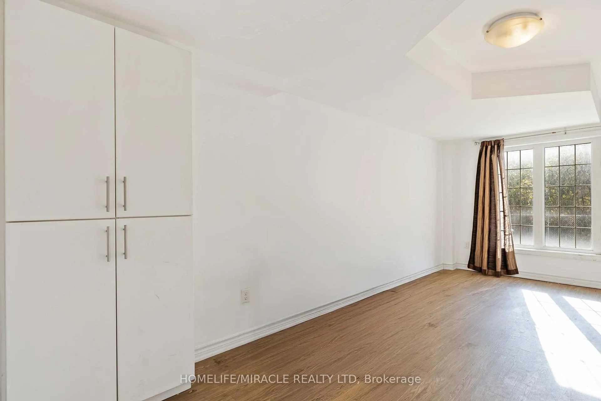Photo 6 of Unit 11, 244 Penetanguishene Road, Barrie, Georgian Drive — HOMEH