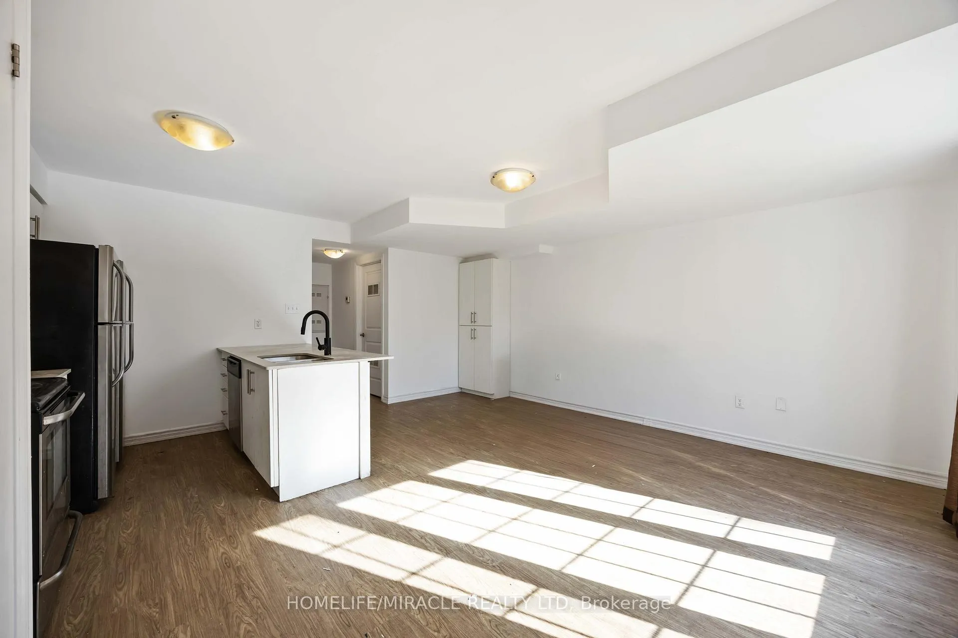 Photo 8 of Unit 11, 244 Penetanguishene Road, Barrie, Georgian Drive — HOMEH