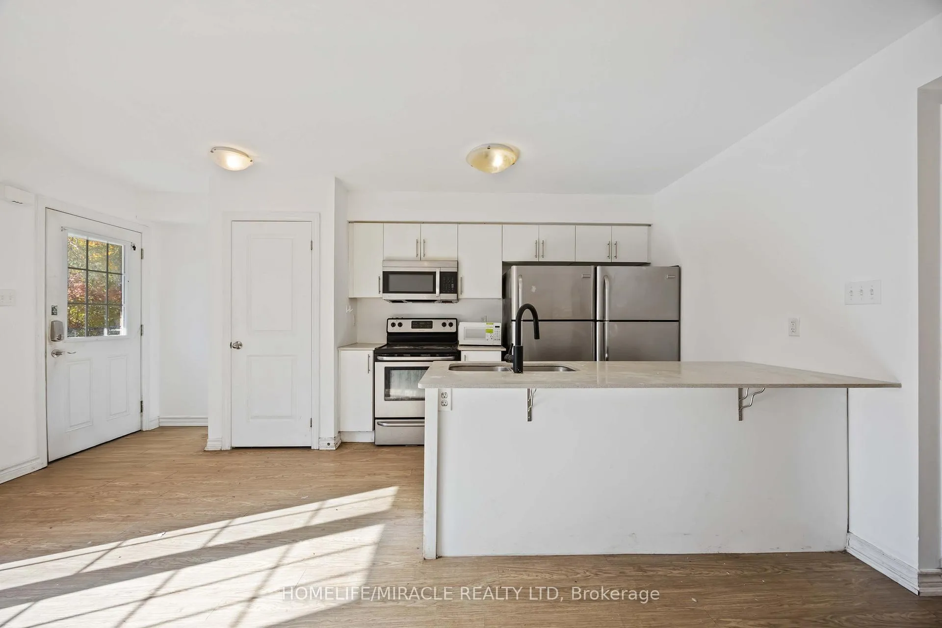 Photo 13 of Unit 11, 244 Penetanguishene Road, Barrie, Georgian Drive — HOMEH