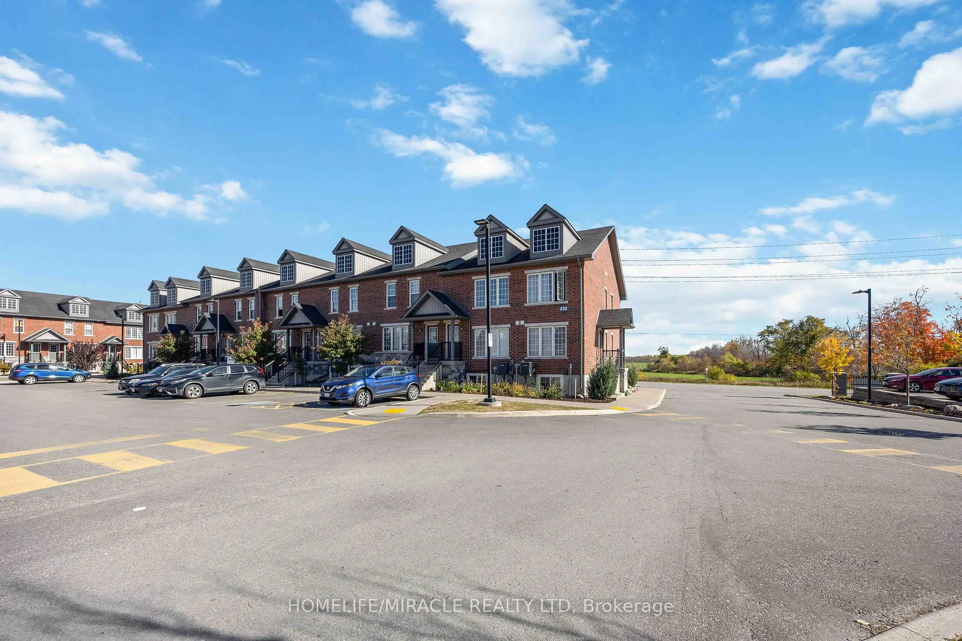 Photo 33 of Unit 11, 244 Penetanguishene Road, Barrie, Georgian Drive — HOMEH