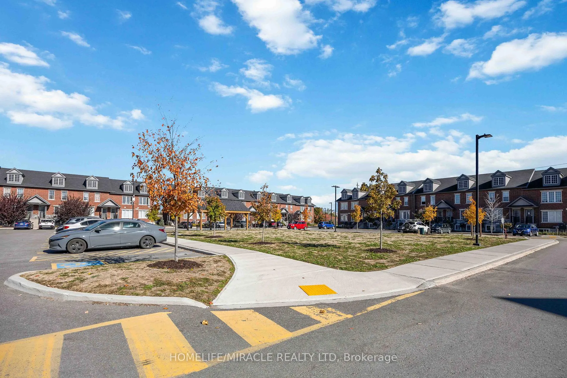 Photo 35 of Unit 11, 244 Penetanguishene Road, Barrie, Georgian Drive — HOMEH