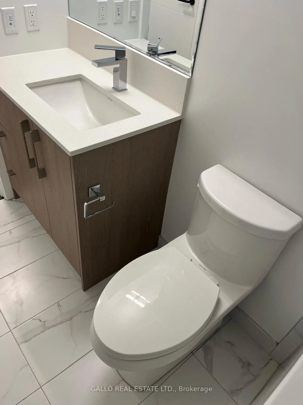Photo 13 of Unit 307, 8 Manor Road W, Toronto, Yonge-Eglinton — HOMEH