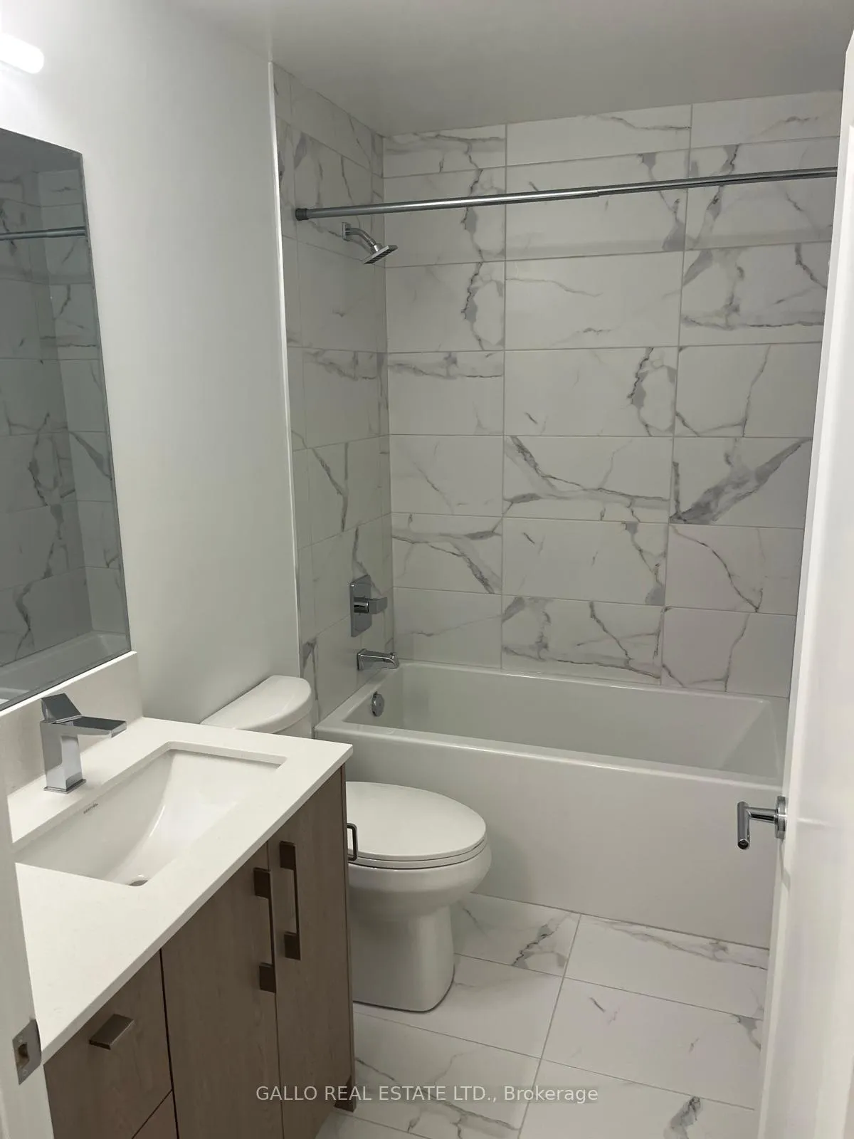 Photo 14 of Unit 307, 8 Manor Road W, Toronto, Yonge-Eglinton — HOMEH