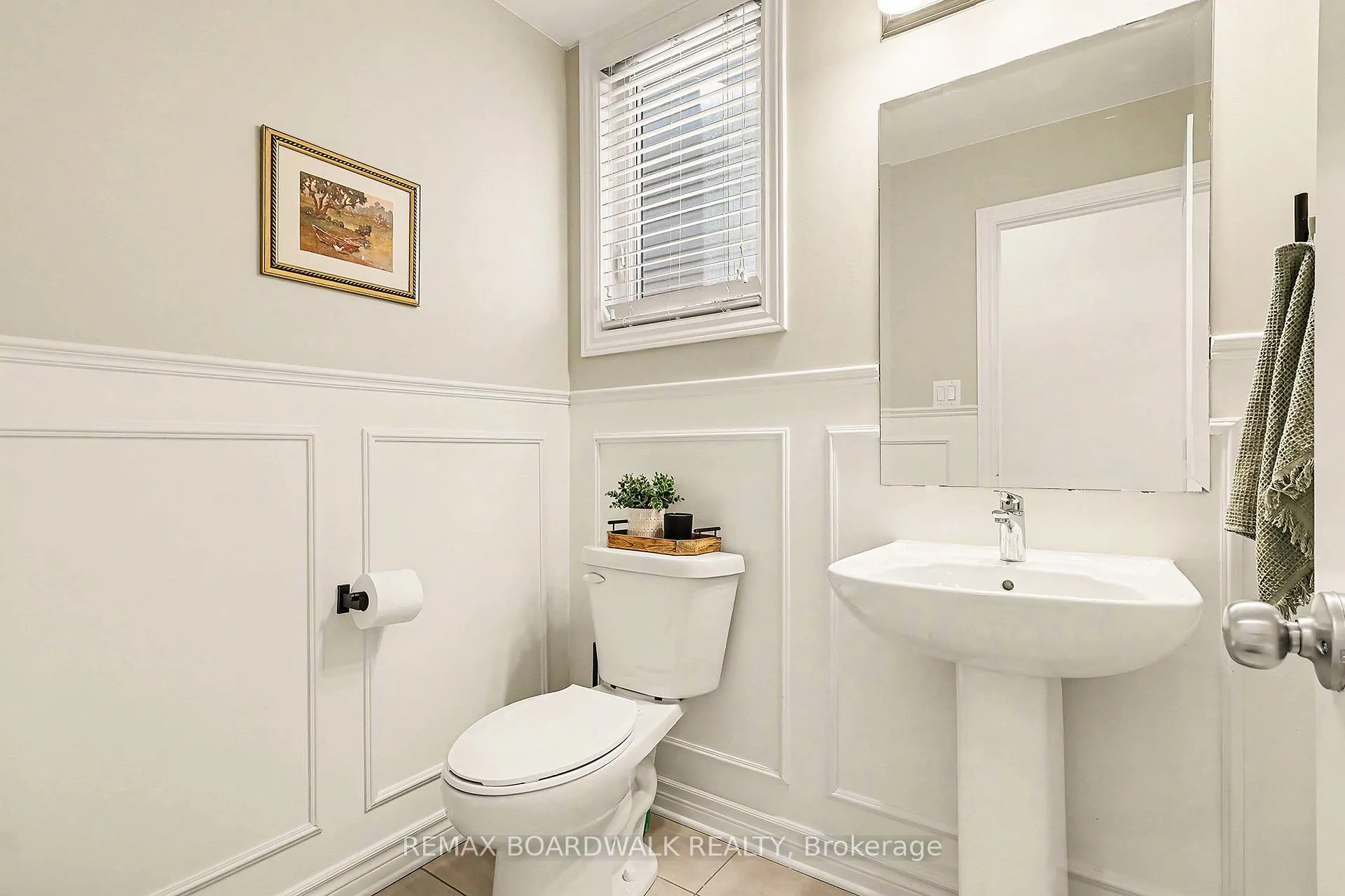 Photo 3 of 832 June Grass Street, Ottawa, Avalon West — HOMEH