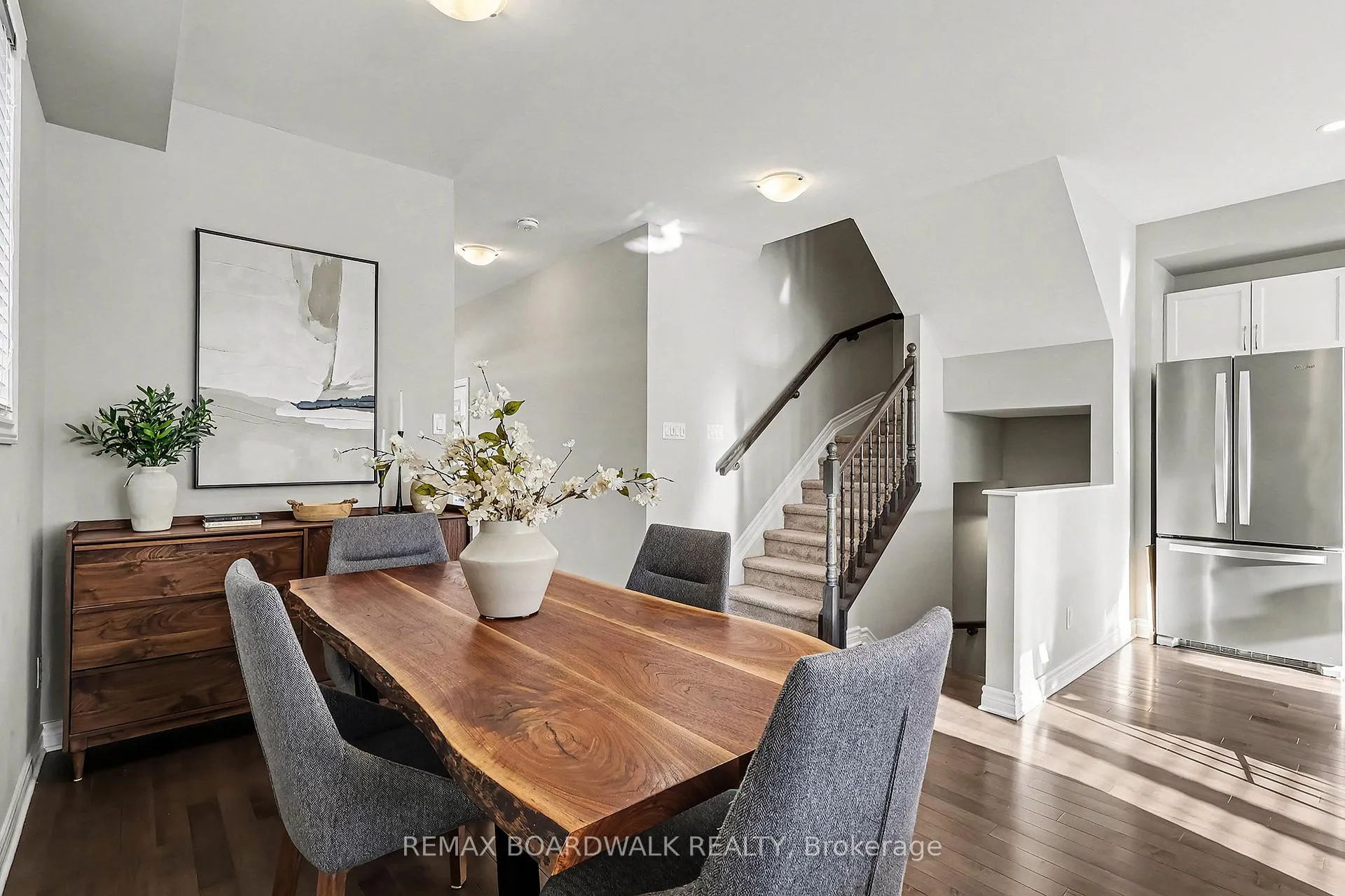 Photo 5 of 832 June Grass Street, Ottawa, Avalon West — HOMEH