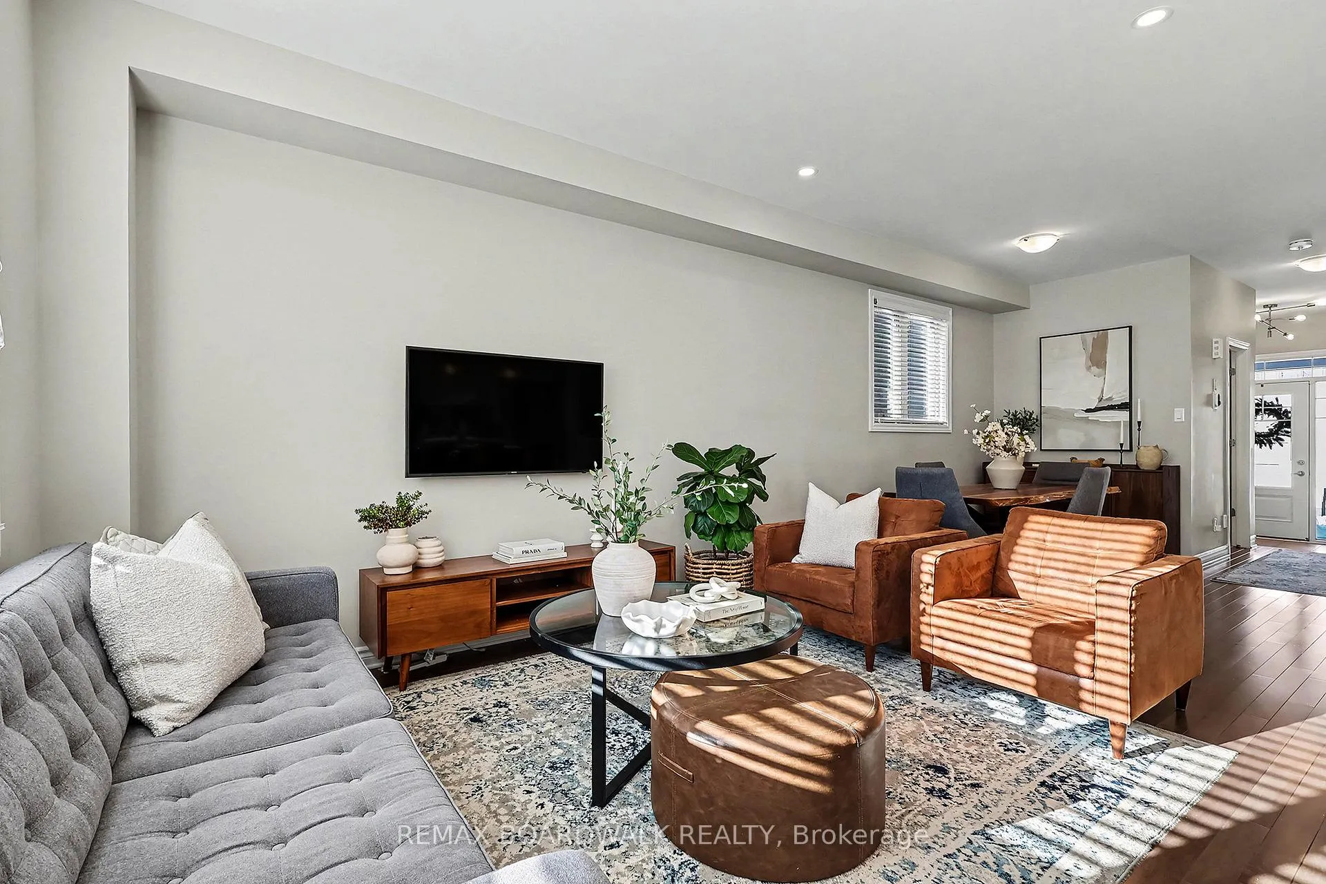 Photo 11 of 832 June Grass Street, Ottawa, Avalon West — HOMEH