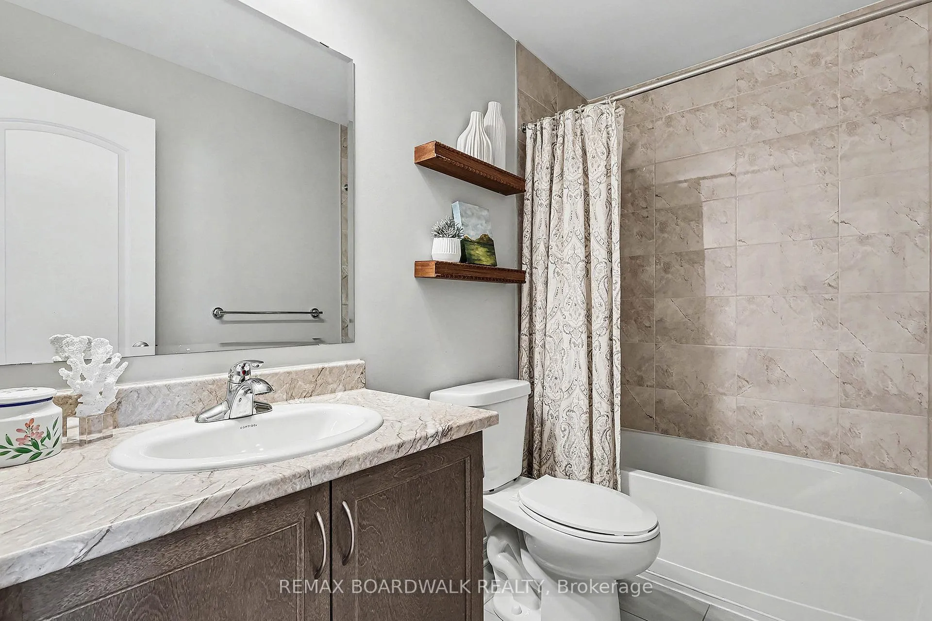 Photo 21 of 832 June Grass Street, Ottawa, Avalon West — HOMEH