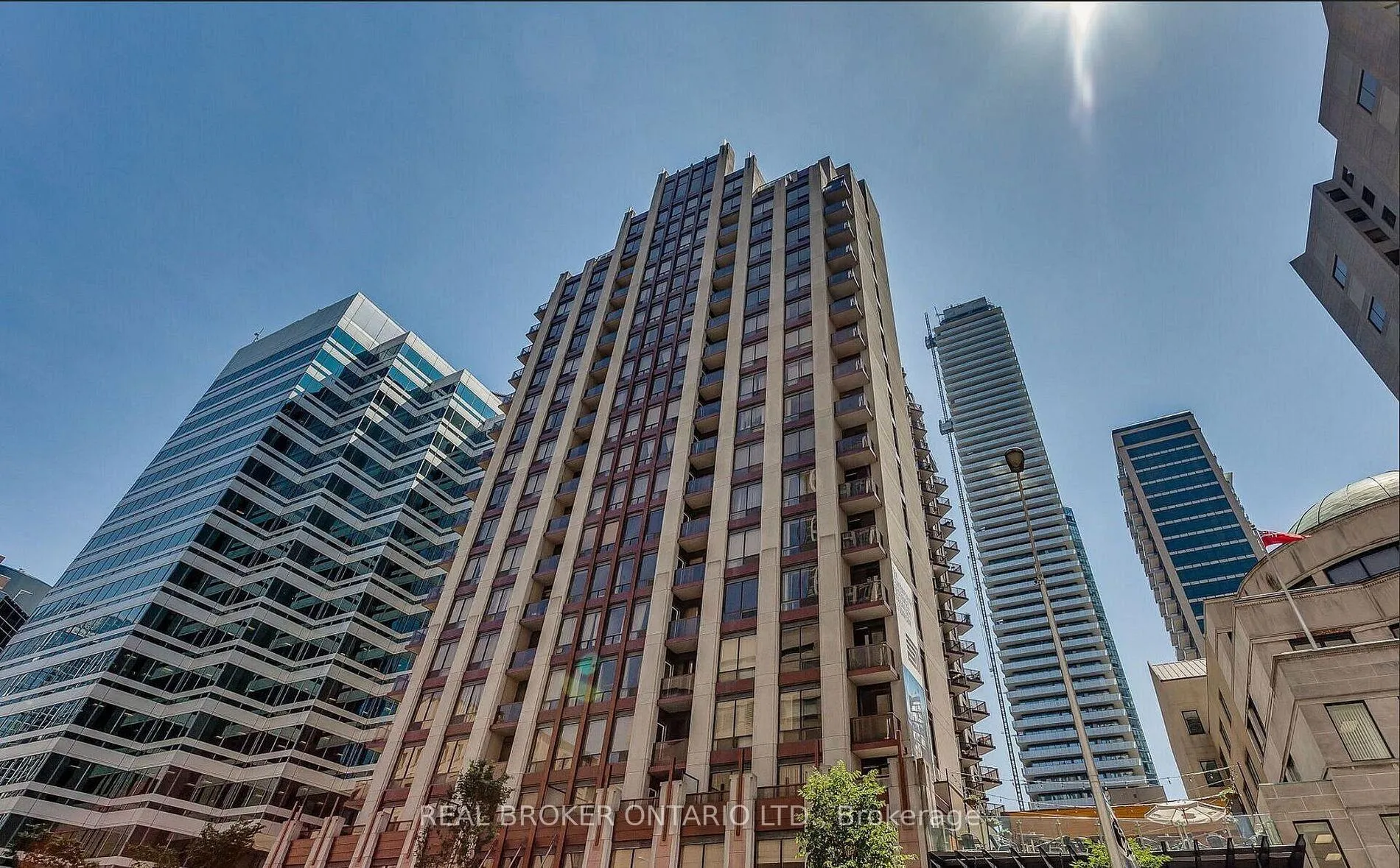 Photo 2 of Unit 1707, 85 Bloor Street E, Toronto, Church-Yonge Corridor — HOMEH