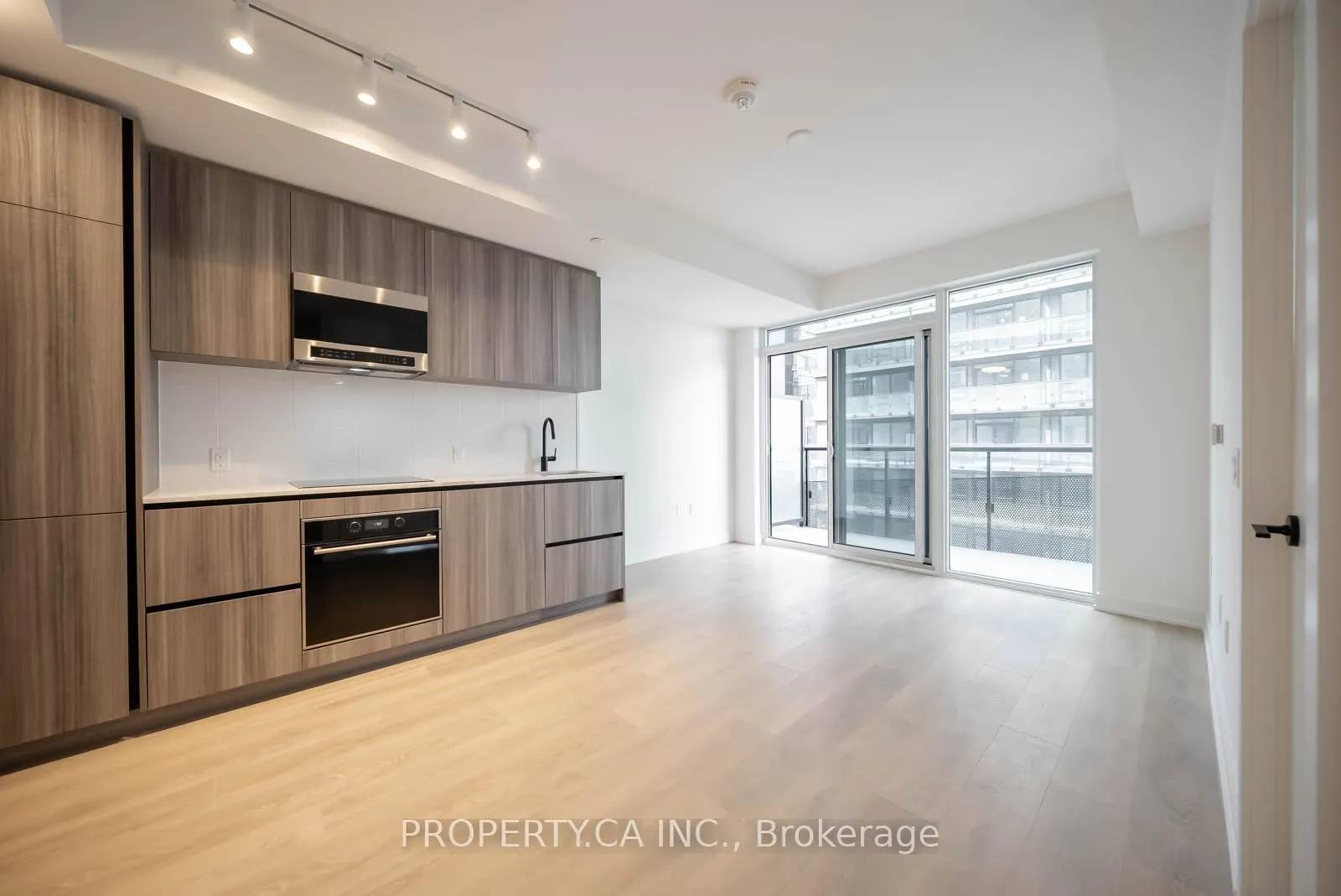 Photo 2 of Unit 3409, 127 Broadway Avenue, Toronto, Mount Pleasant West — HOMEH