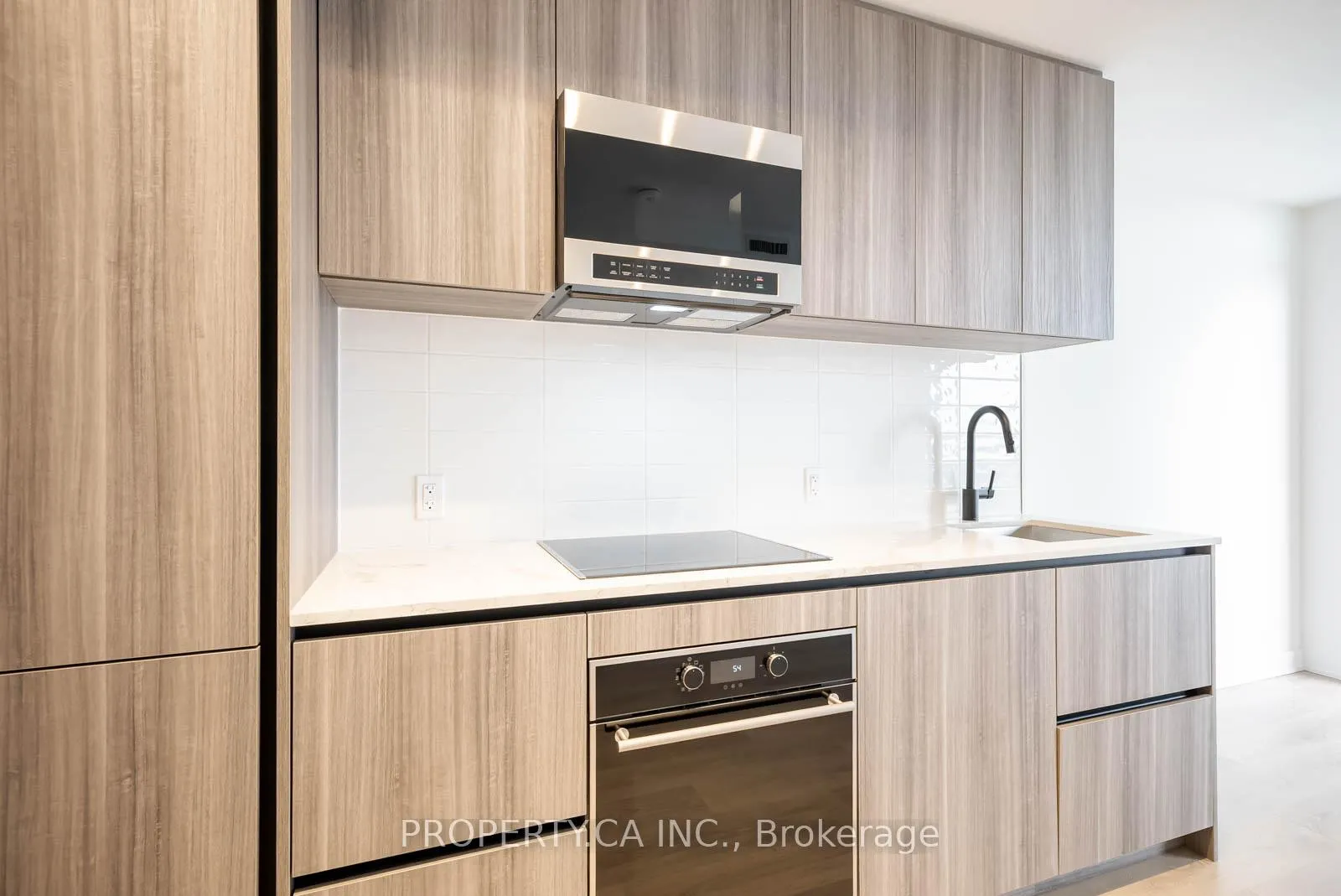Photo 4 of Unit 3409, 127 Broadway Avenue, Toronto, Mount Pleasant West — HOMEH