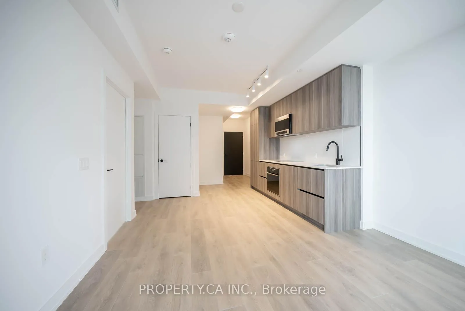Photo 7 of Unit 3409, 127 Broadway Avenue, Toronto, Mount Pleasant West — HOMEH
