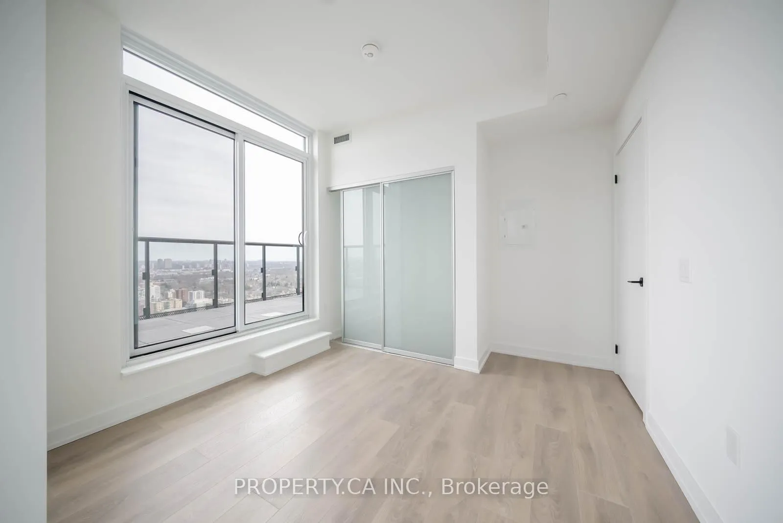 Photo 8 of Unit 3409, 127 Broadway Avenue, Toronto, Mount Pleasant West — HOMEH