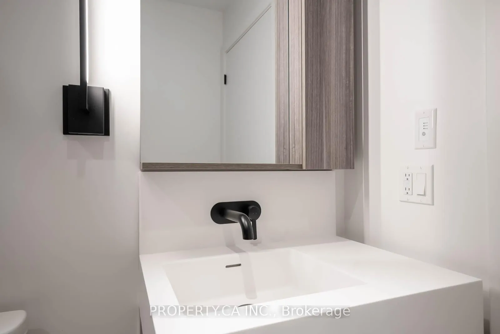Photo 11 of Unit 3409, 127 Broadway Avenue, Toronto, Mount Pleasant West — HOMEH
