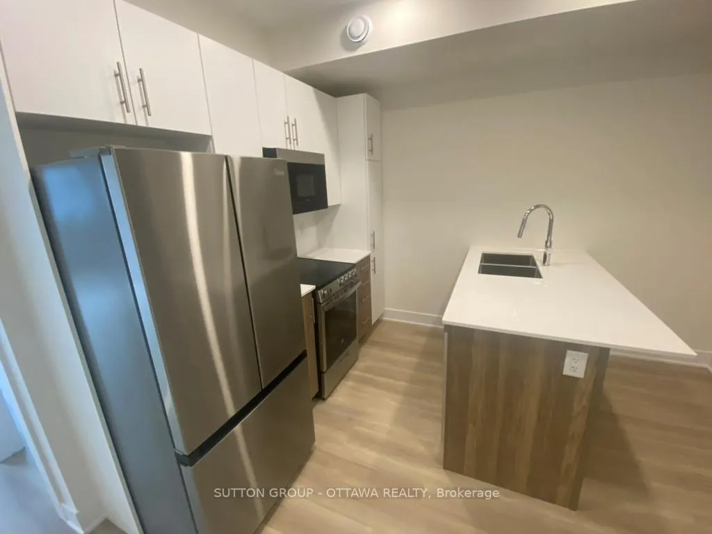 Photo 3 of Unit C, 152B Columbus Avenue, Ottawa, Overbrook/Castle Heights — HOMEH