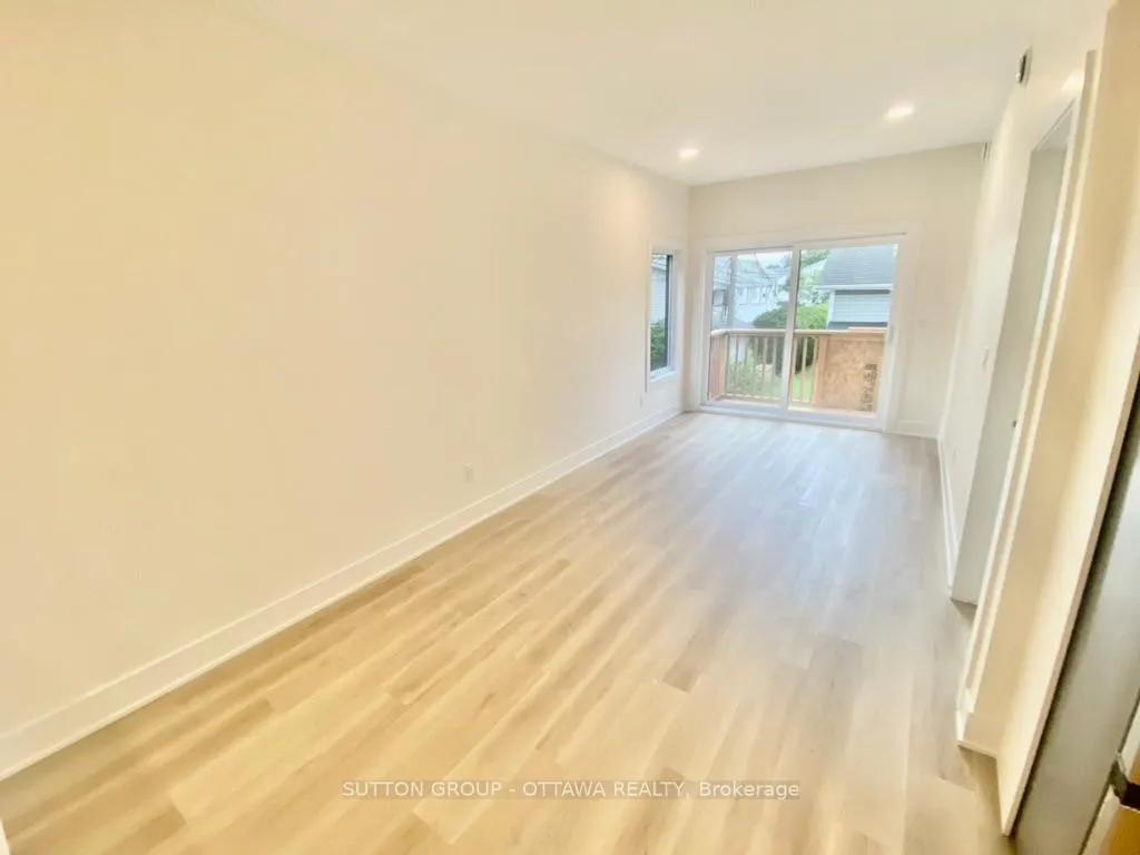 Photo 5 of Unit C, 152B Columbus Avenue, Ottawa, Overbrook/Castle Heights — HOMEH
