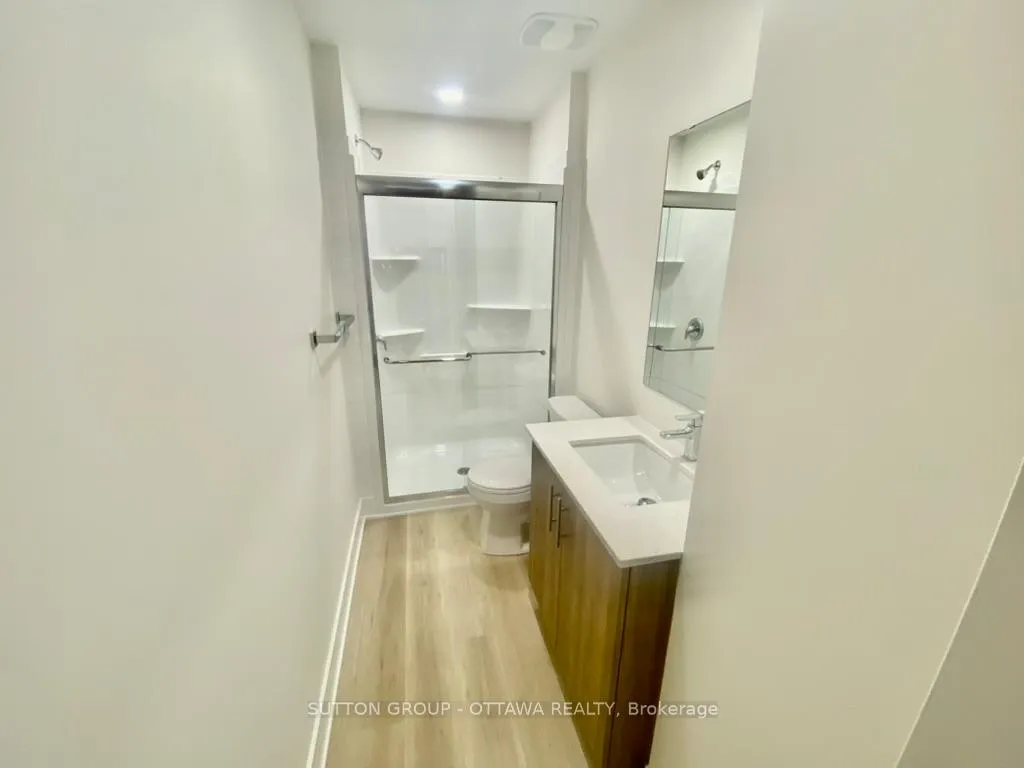 Photo 9 of Unit C, 152B Columbus Avenue, Ottawa, Overbrook/Castle Heights — HOMEH