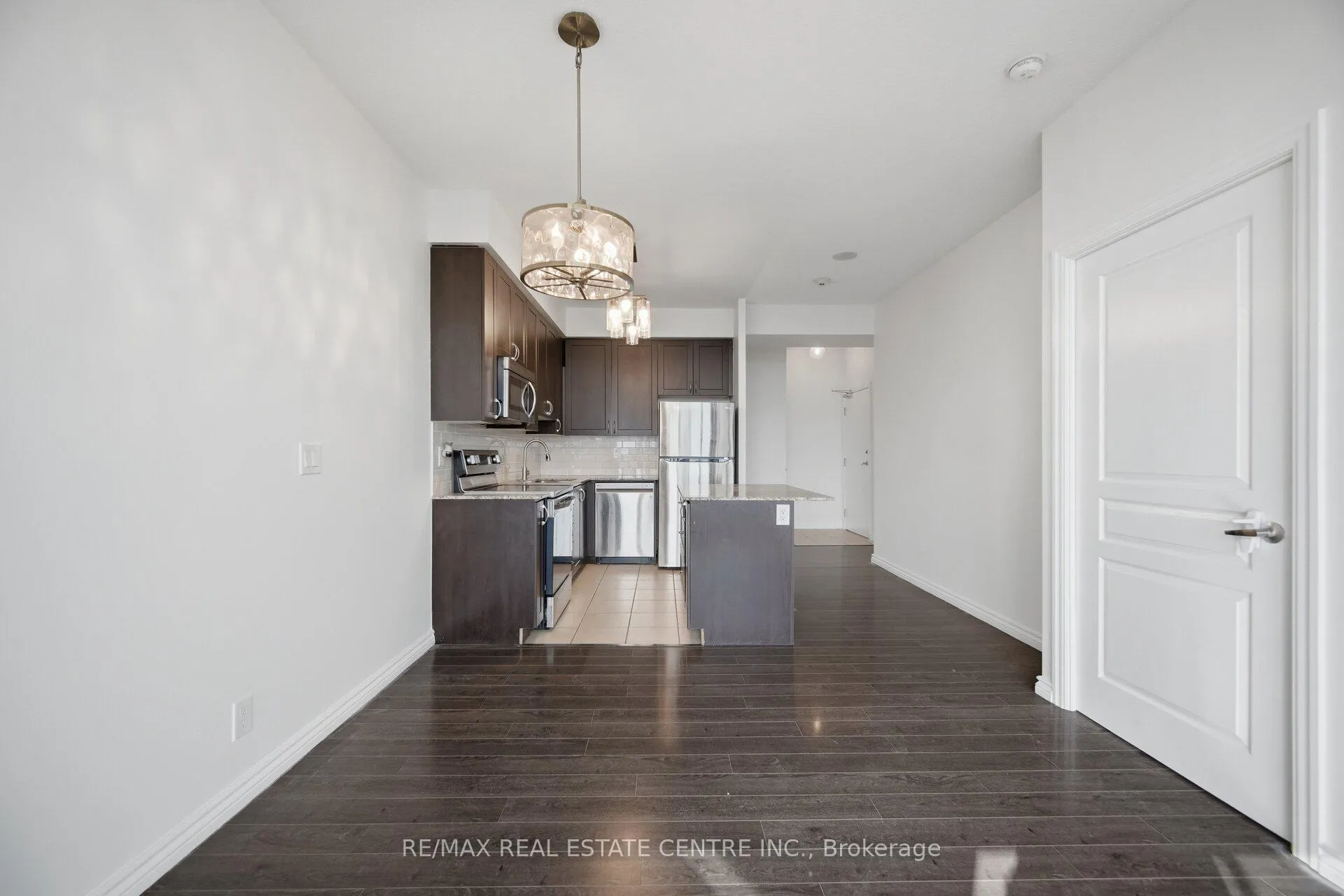 Photo 14 of Unit 405, 1940 Ironstone Drive, Burlington, Uptown — HOMEH