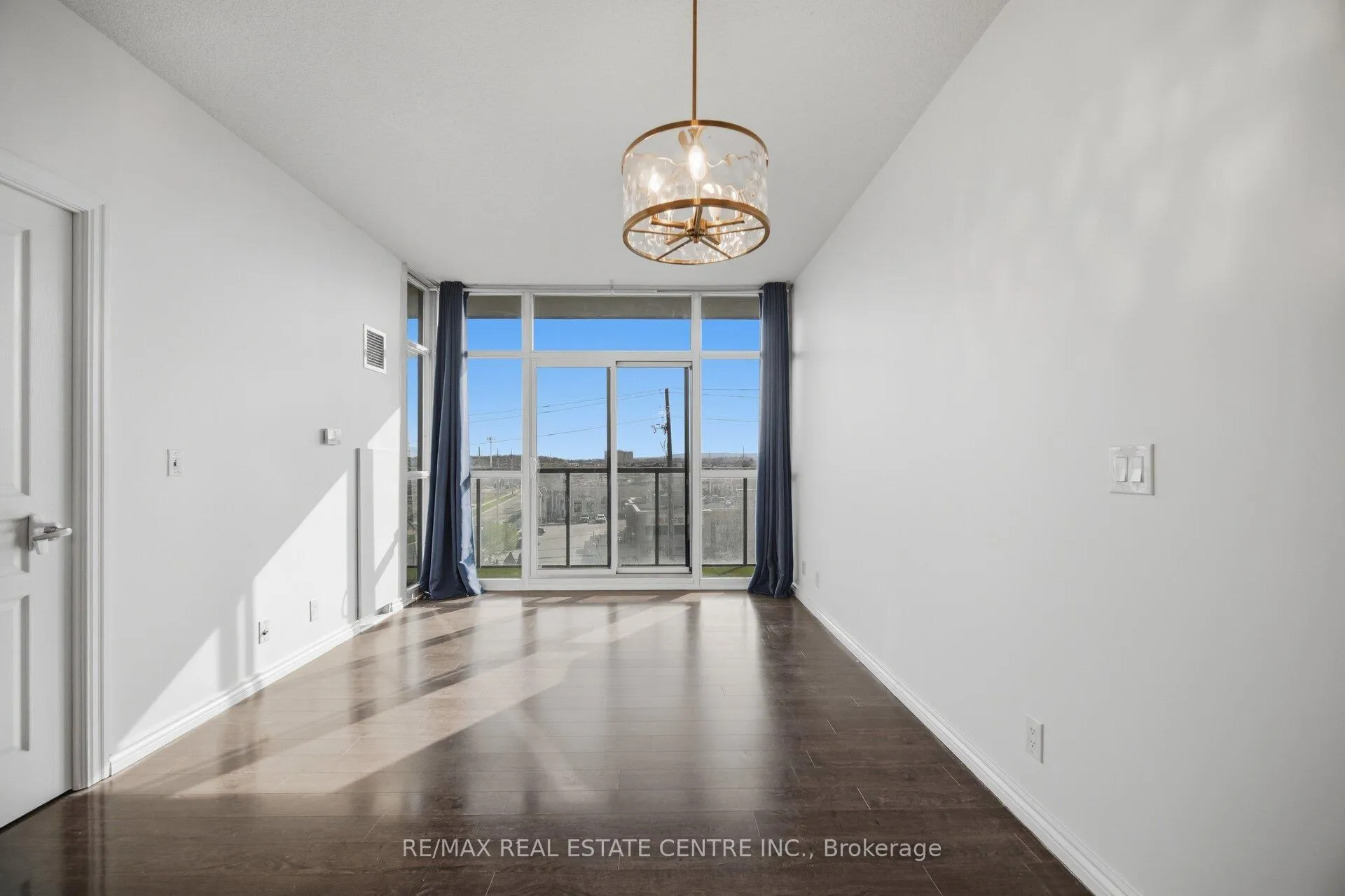 Photo 15 of Unit 405, 1940 Ironstone Drive, Burlington, Uptown — HOMEH
