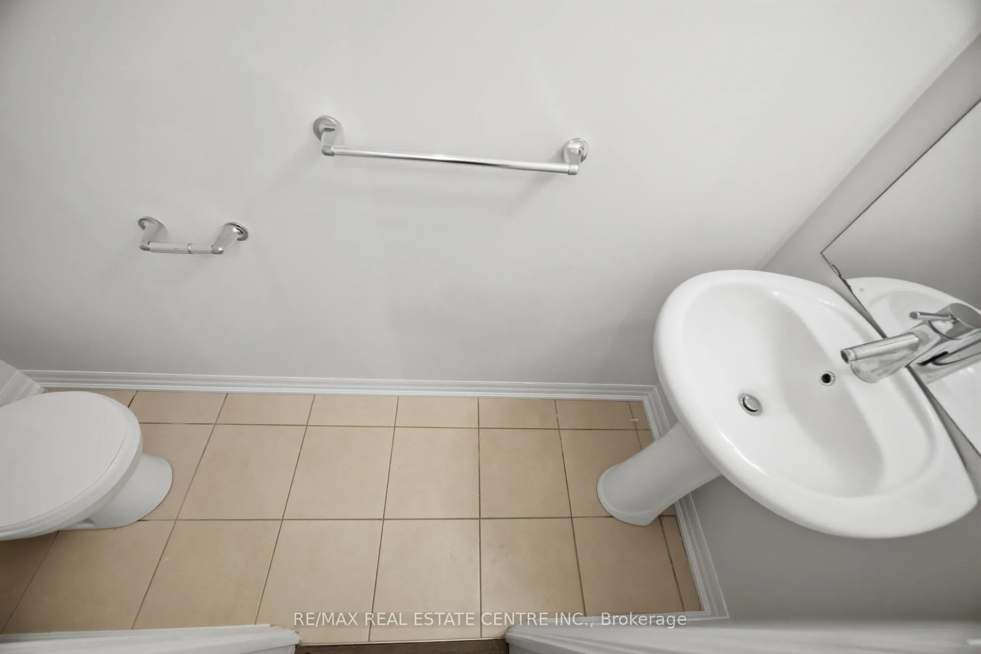 Photo 25 of Unit 405, 1940 Ironstone Drive, Burlington, Uptown — HOMEH