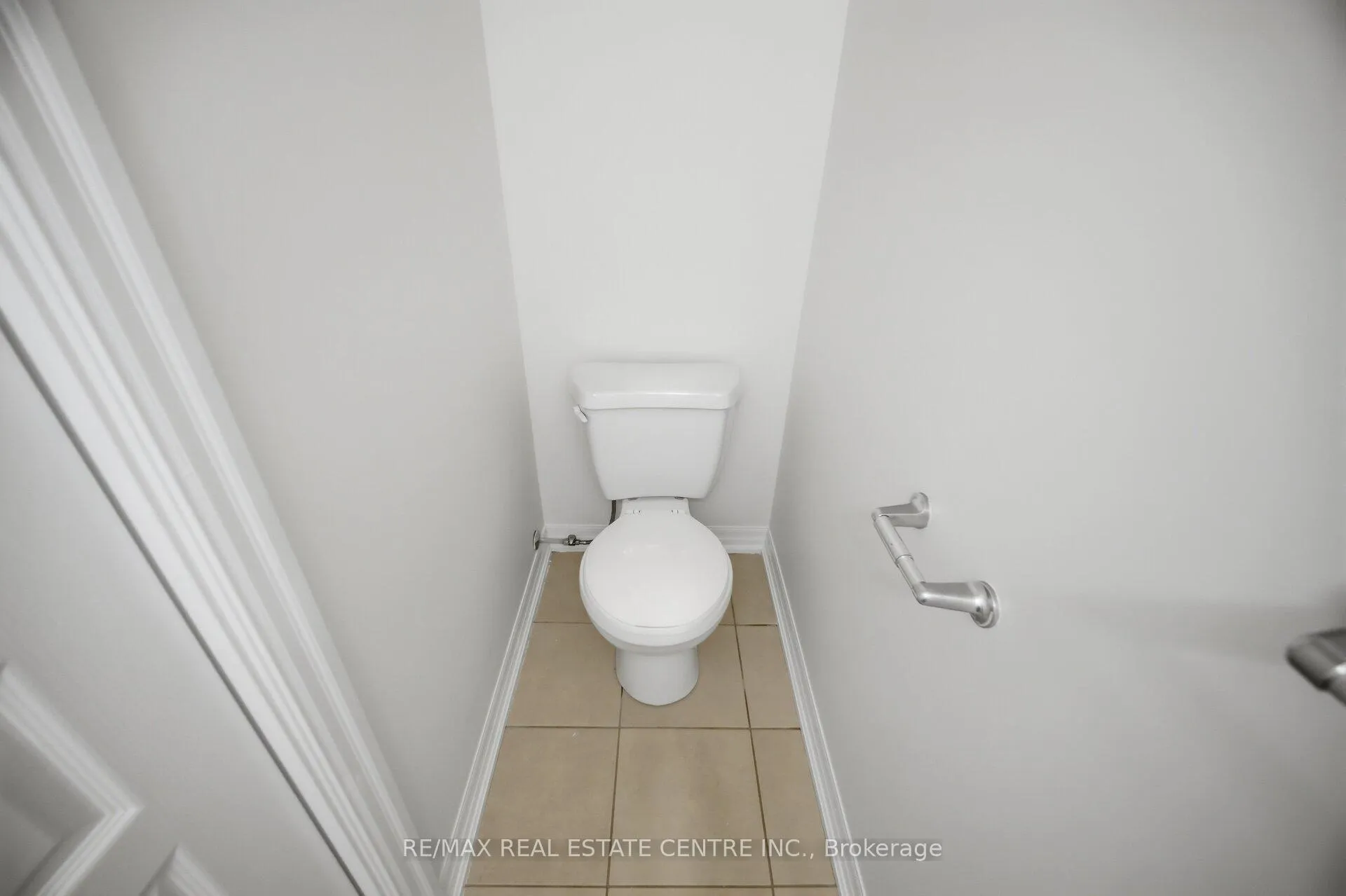 Photo 26 of Unit 405, 1940 Ironstone Drive, Burlington, Uptown — HOMEH