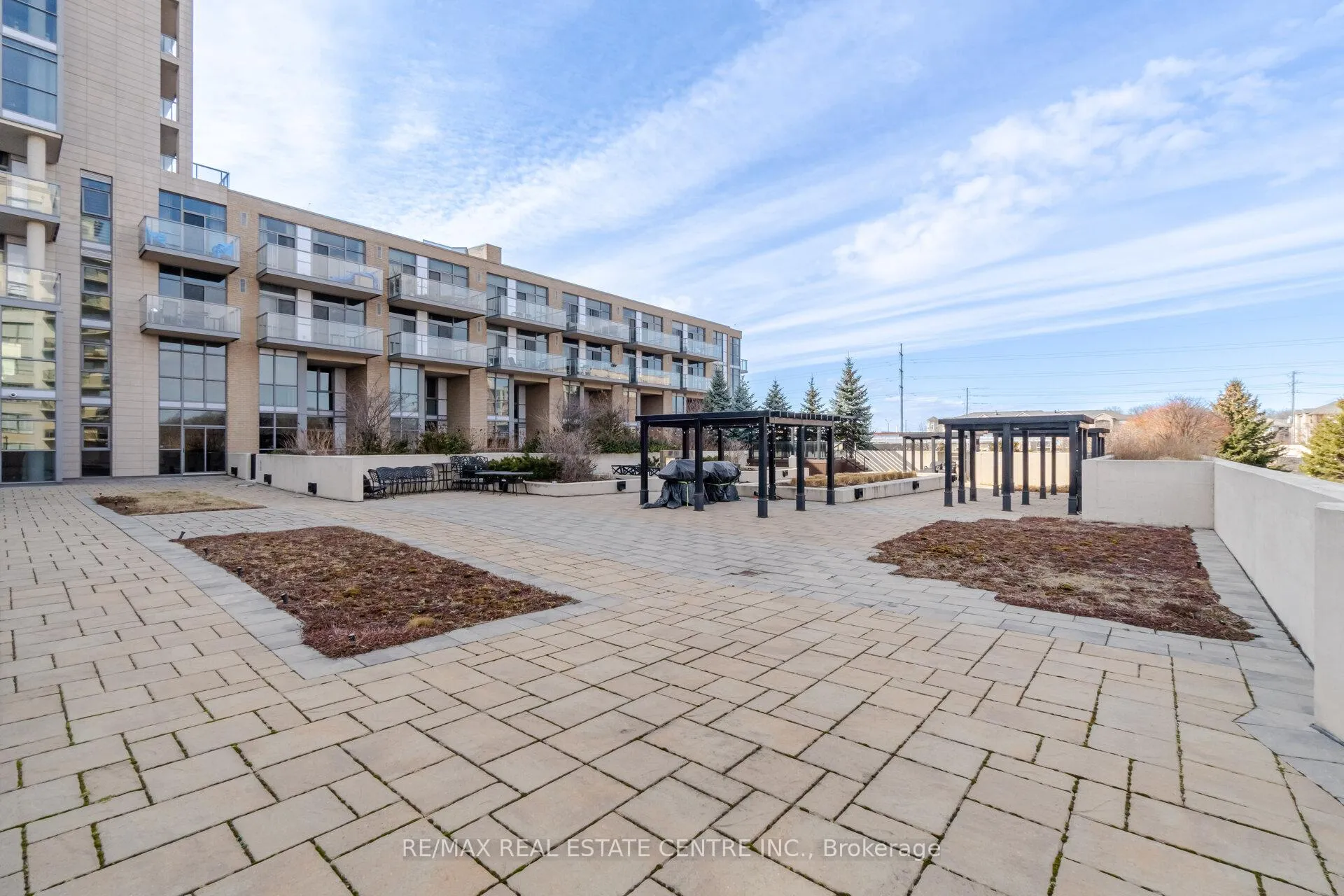 Photo 45 of Unit 405, 1940 Ironstone Drive, Burlington, Uptown — HOMEH