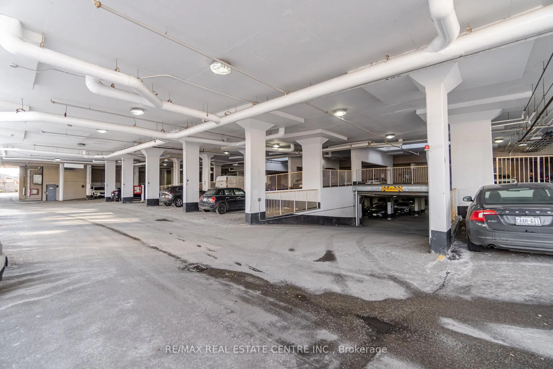 Photo 49 of Unit 405, 1940 Ironstone Drive, Burlington, Uptown — HOMEH