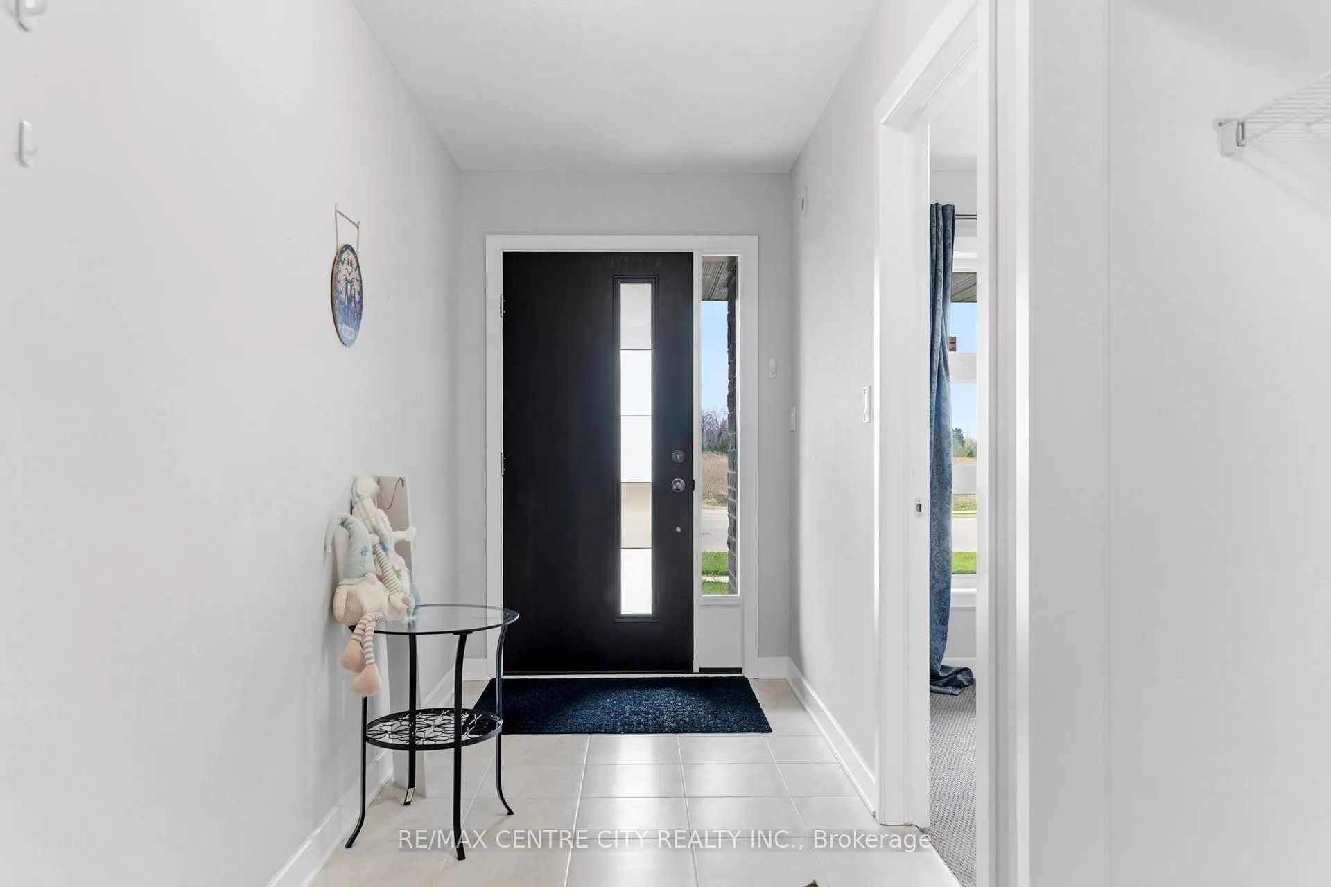 Photo 3 of 19 Benjamin Parkway, St. Thomas — HOMEH