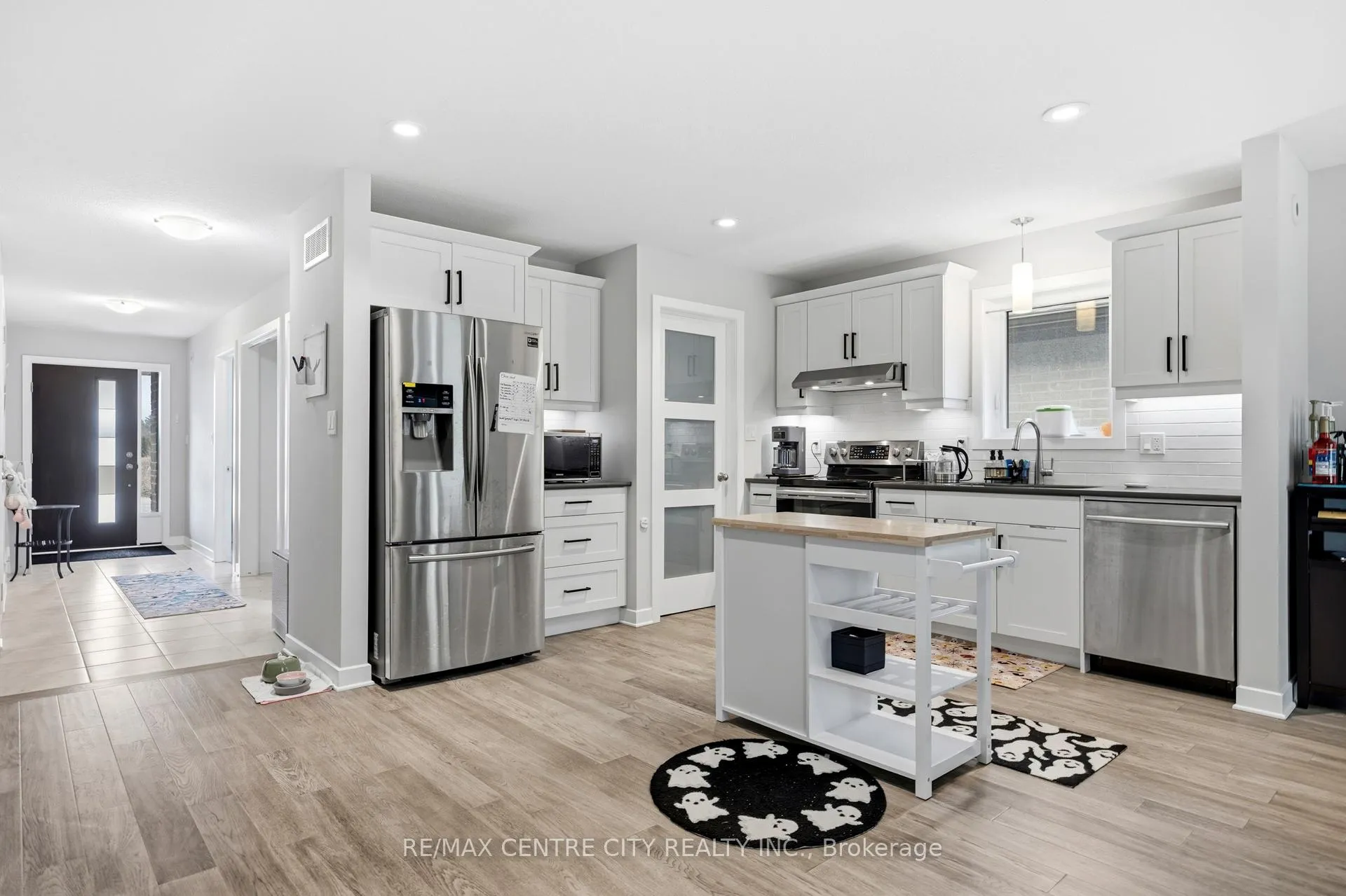 Photo 6 of 19 Benjamin Parkway, St. Thomas — HOMEH