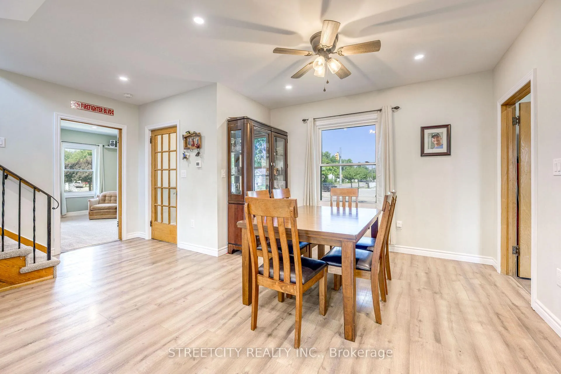 Photo 12 of 703 Wellington Street, Sarnia — HOMEH