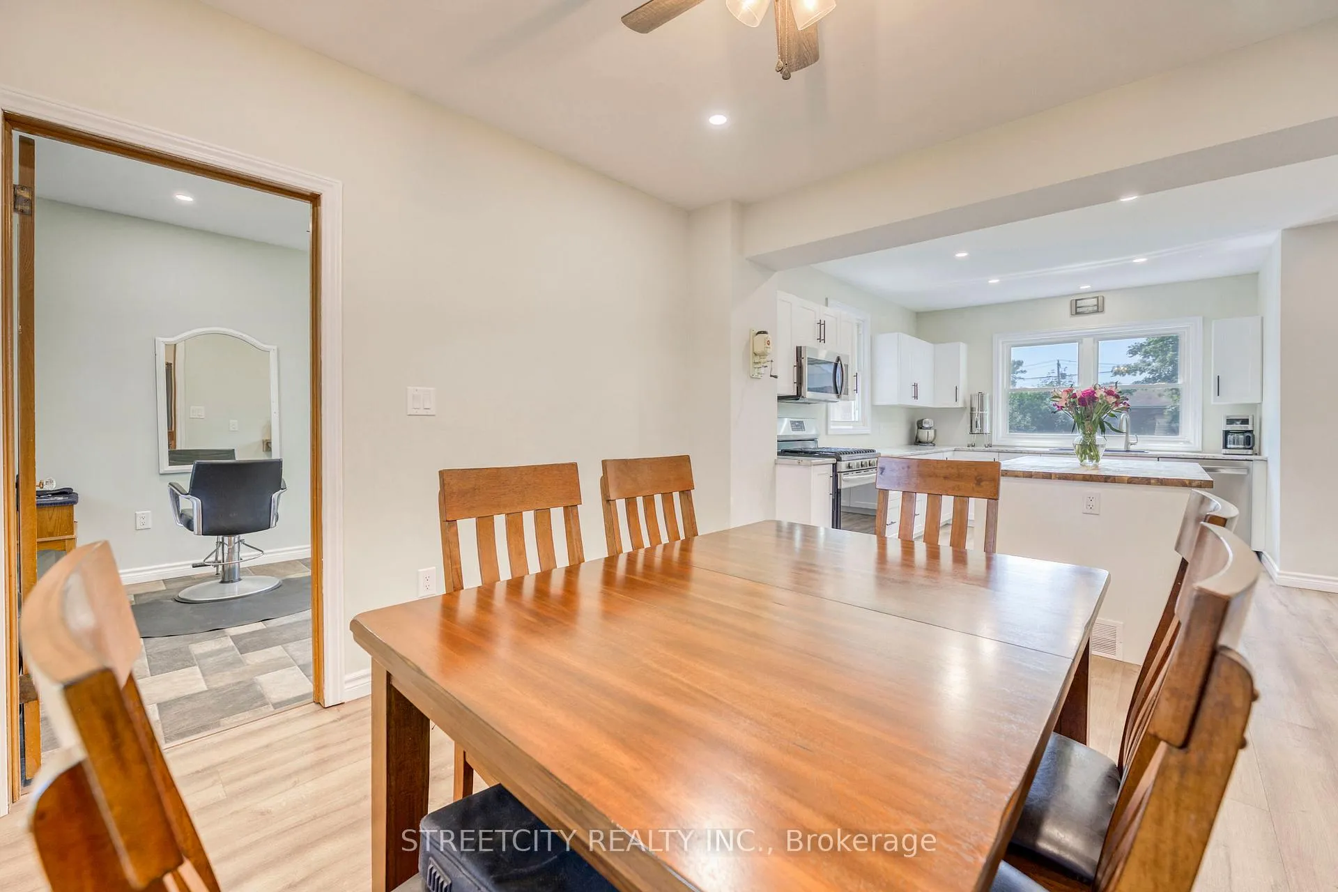 Photo 14 of 703 Wellington Street, Sarnia — HOMEH