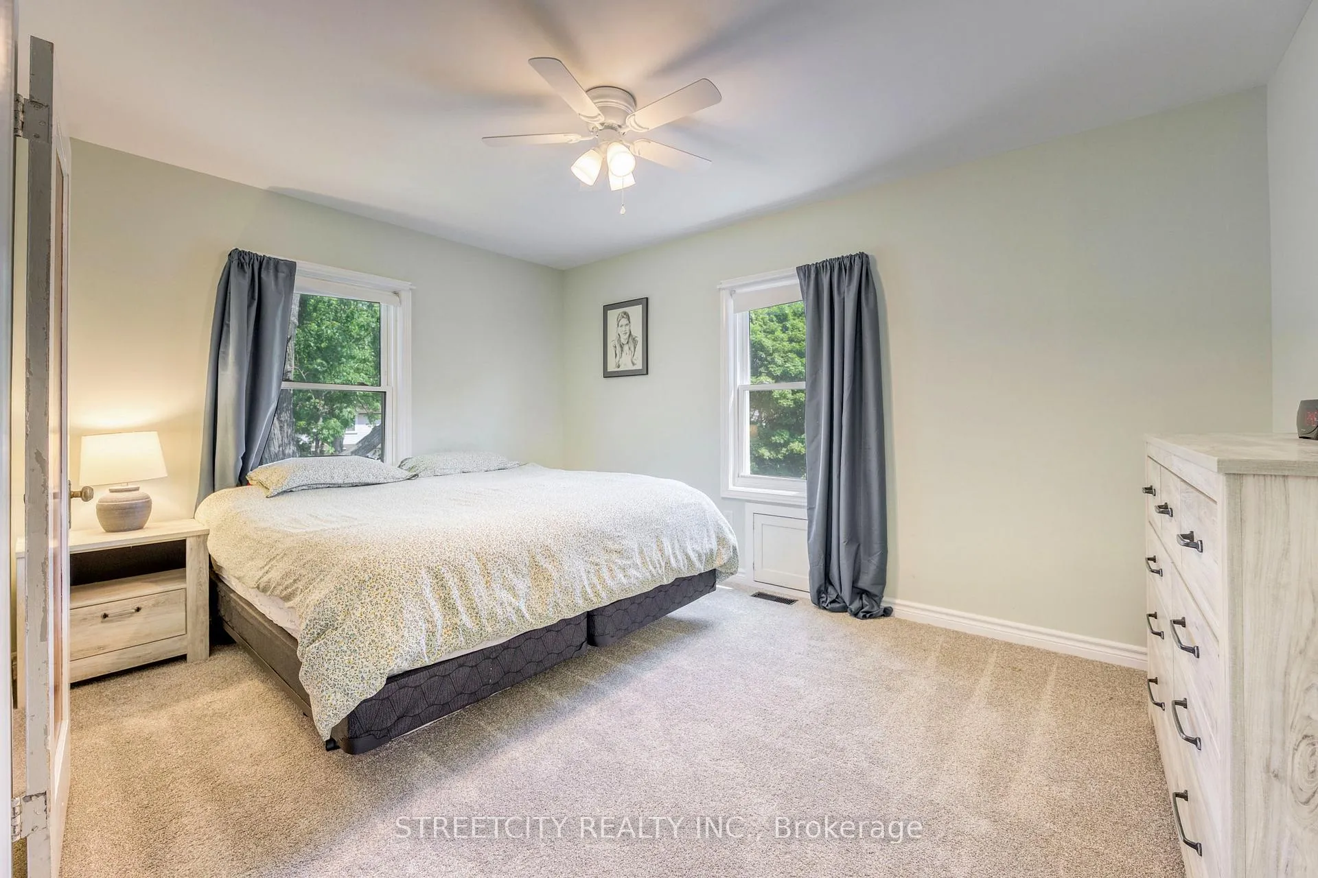 Photo 24 of 703 Wellington Street, Sarnia — HOMEH