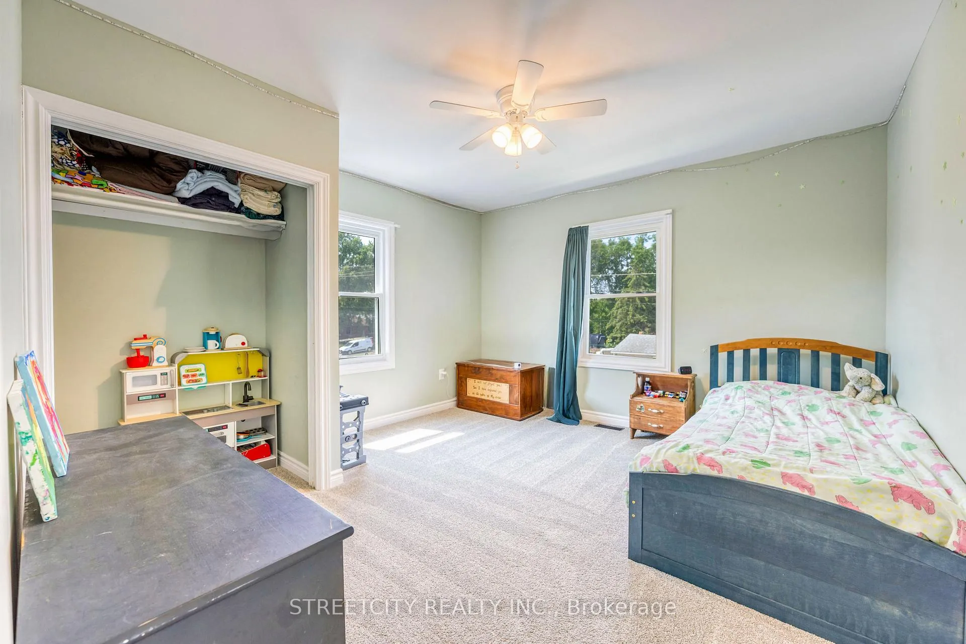 Photo 26 of 703 Wellington Street, Sarnia — HOMEH