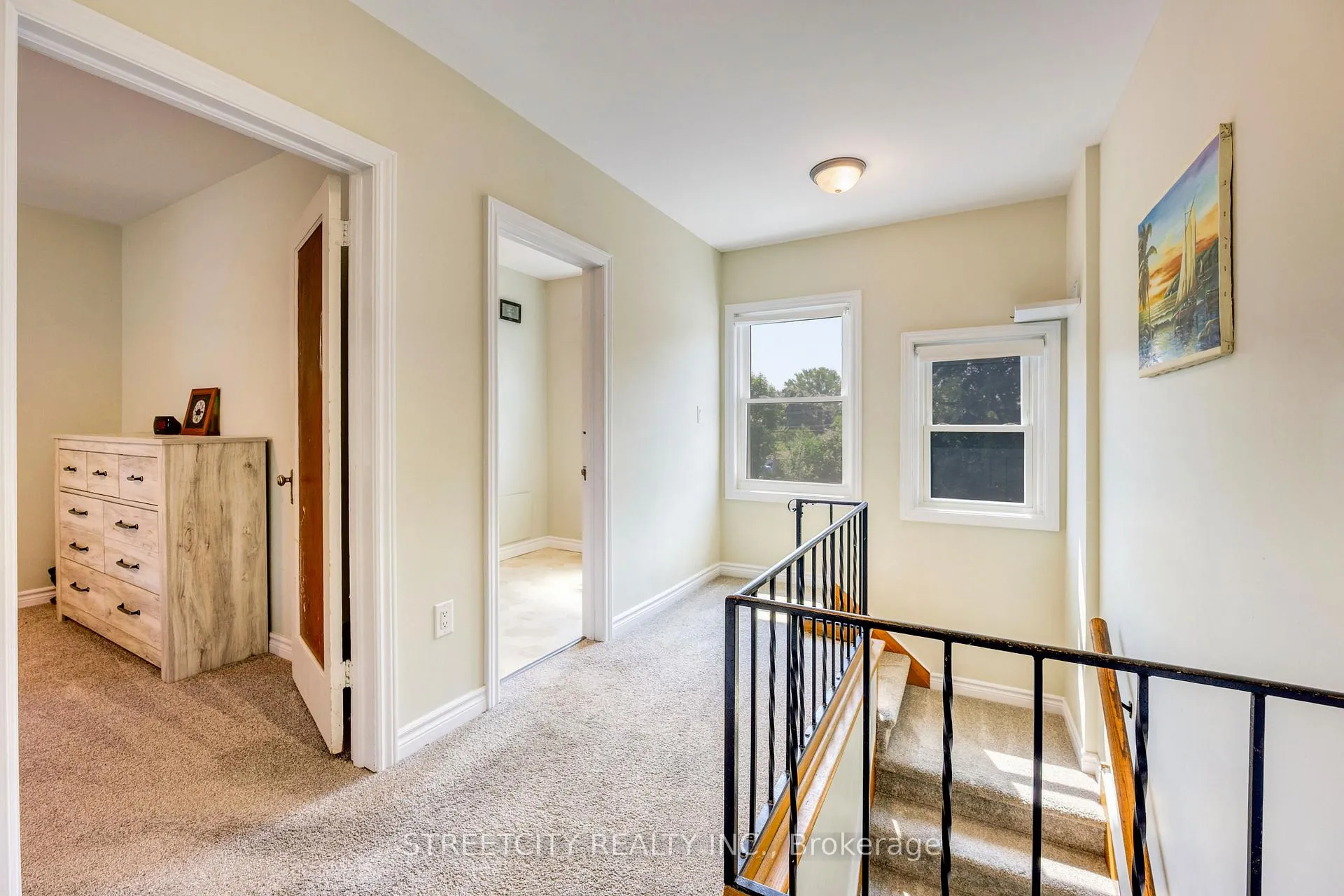 Photo 27 of 703 Wellington Street, Sarnia — HOMEH