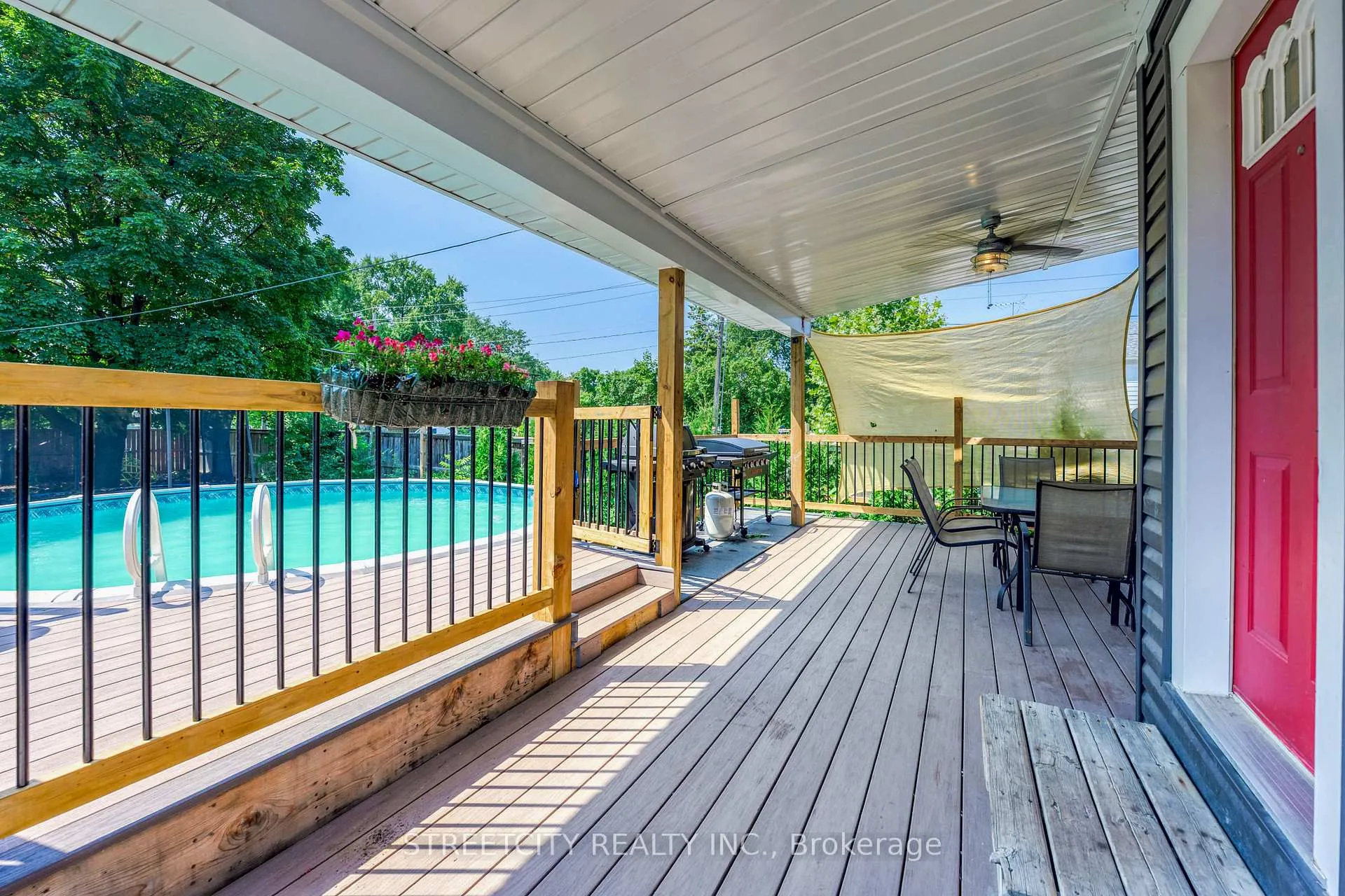 Photo 35 of 703 Wellington Street, Sarnia — HOMEH