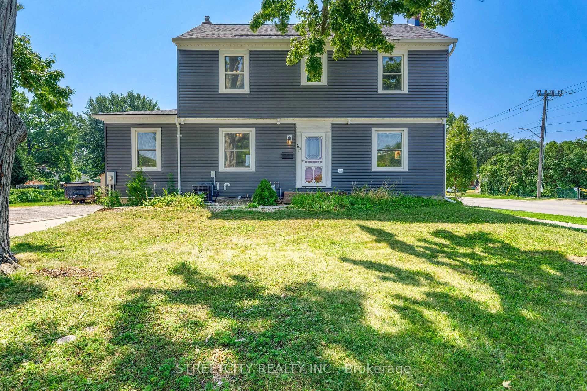 Photo 43 of 703 Wellington Street, Sarnia — HOMEH