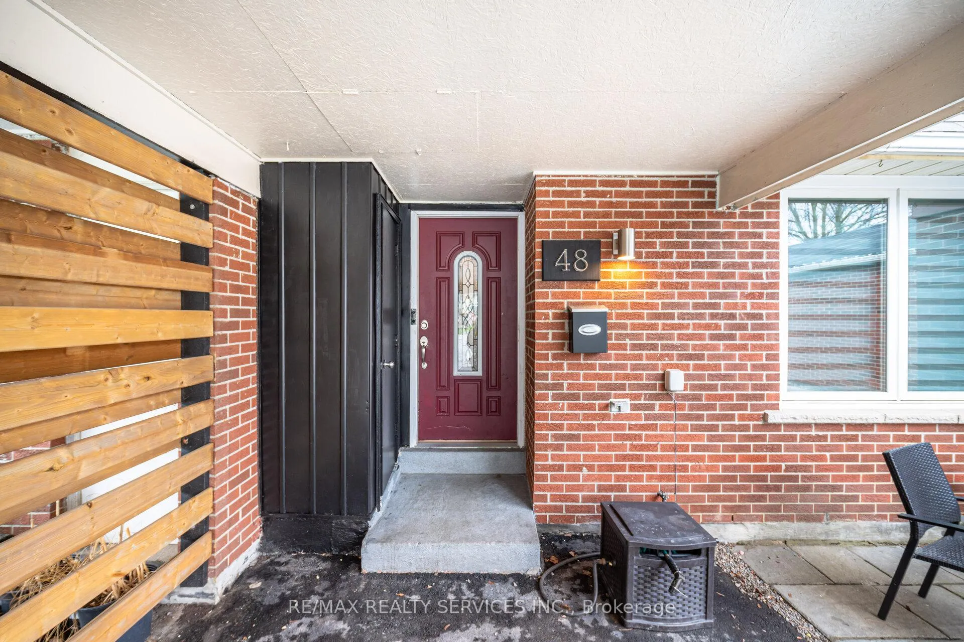 Photo 7 of 48 Terryhill Square, Brampton, Heart Lake East — HOMEH