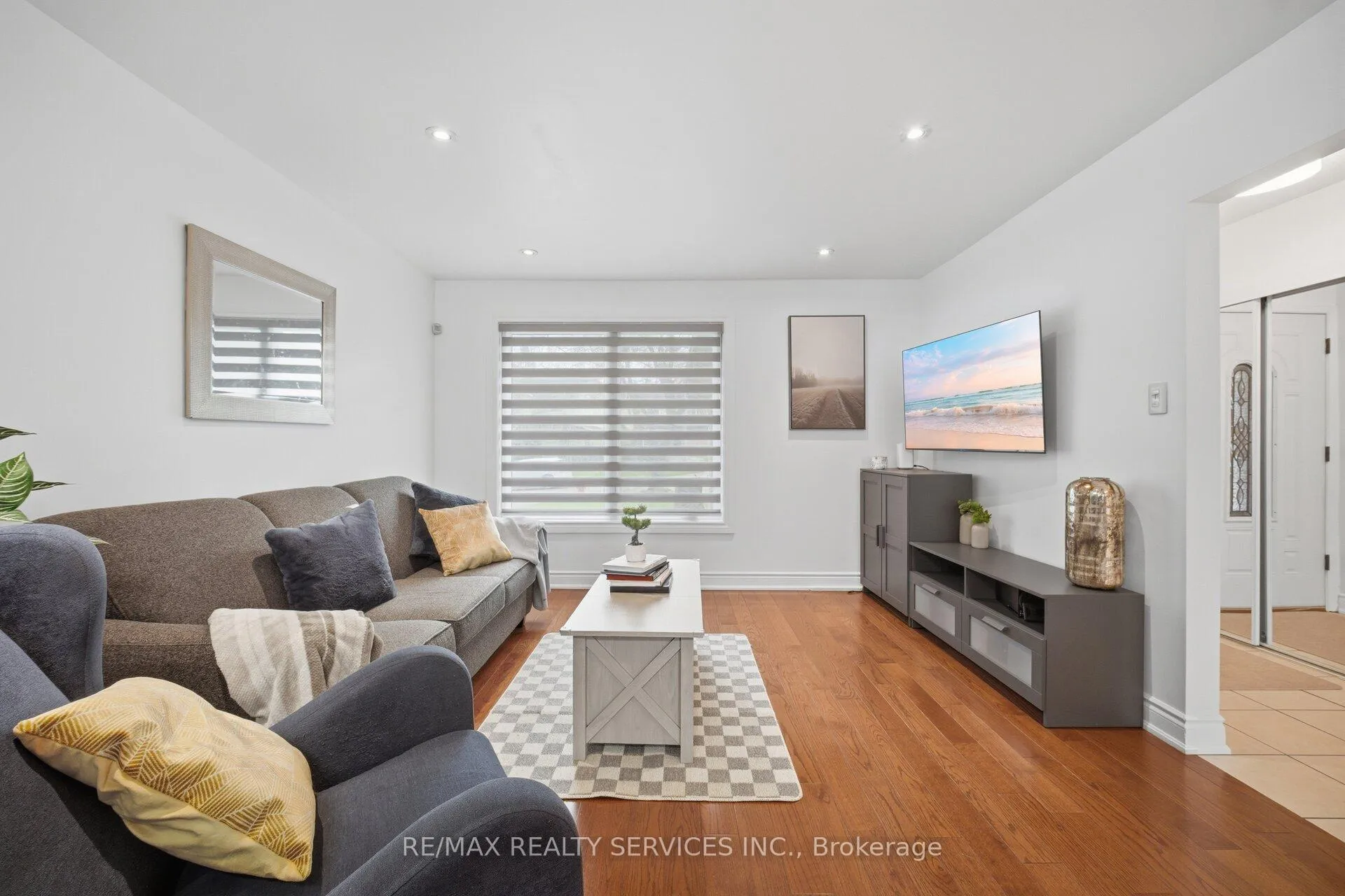 Photo 12 of 48 Terryhill Square, Brampton, Heart Lake East — HOMEH