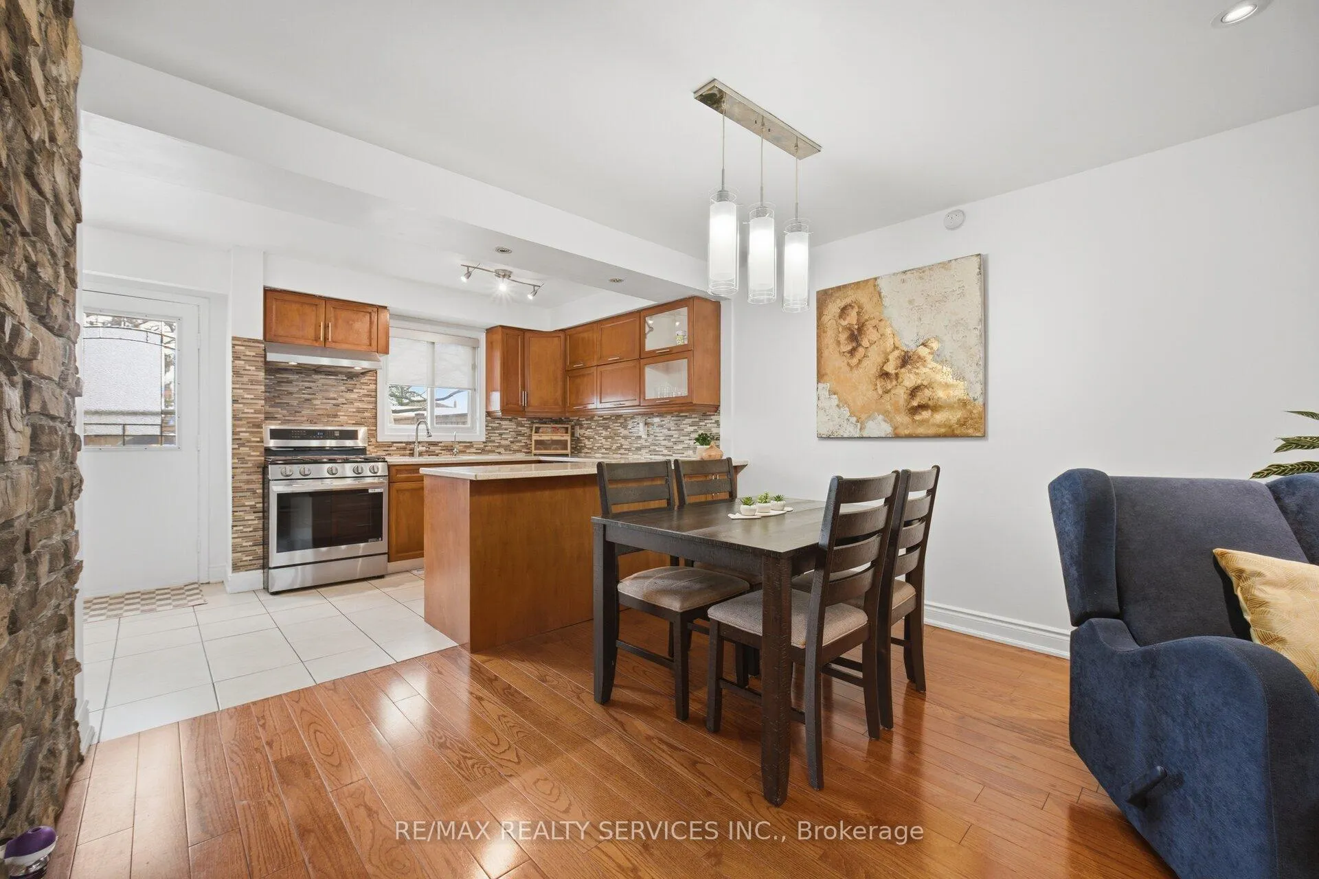 Photo 15 of 48 Terryhill Square, Brampton, Heart Lake East — HOMEH