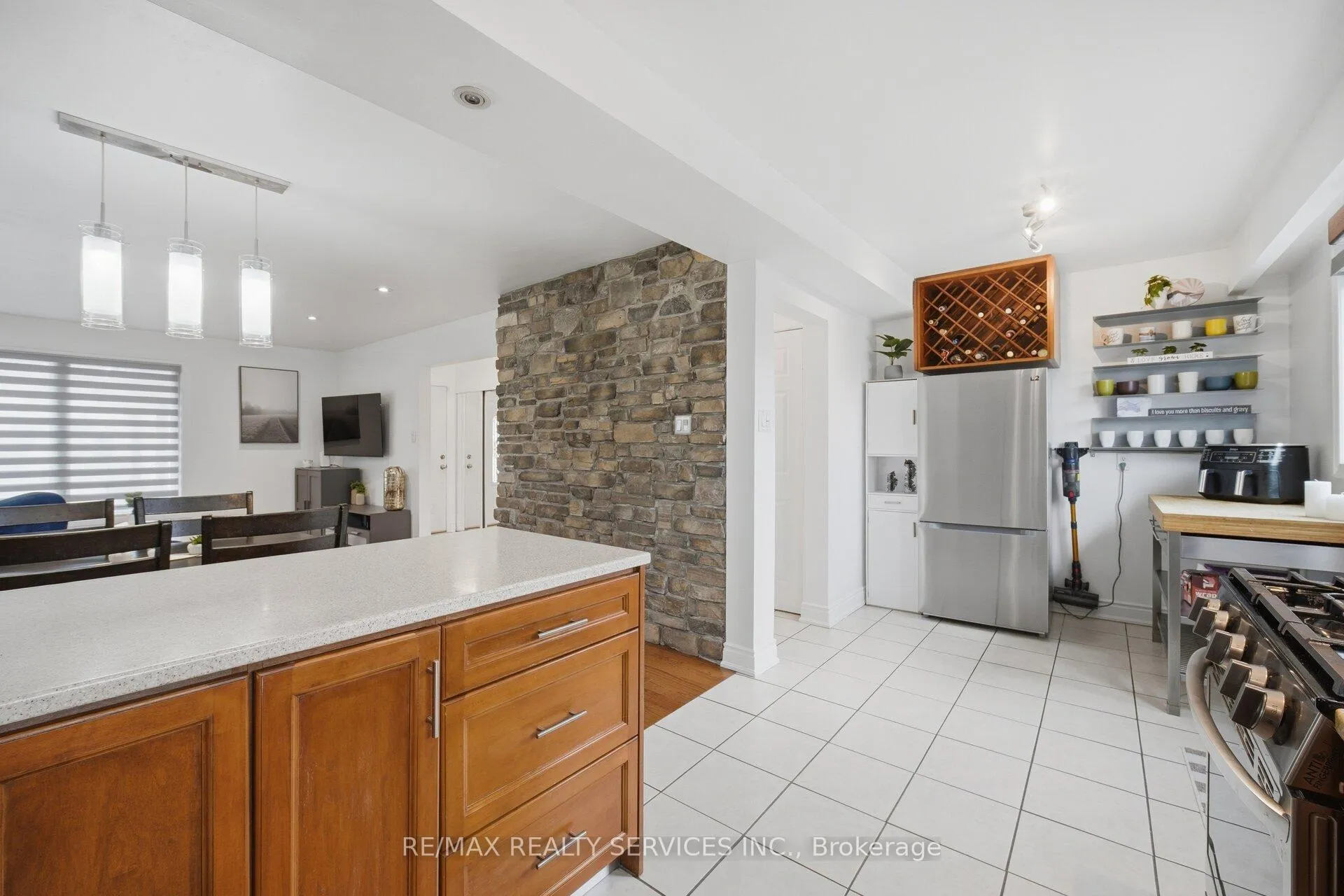 Photo 18 of 48 Terryhill Square, Brampton, Heart Lake East — HOMEH